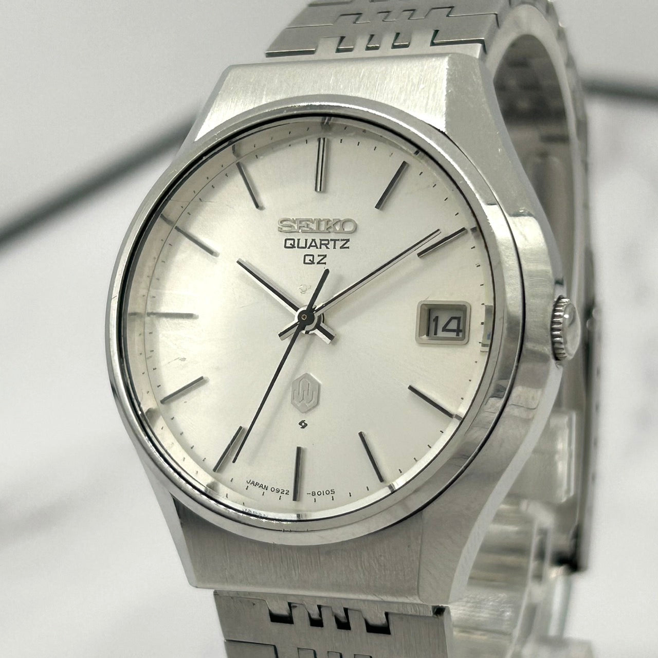 Authentic SEIKO QUARTZ QZ 0922-8010 Vintage Men's Watch Date Silver Dial Analog