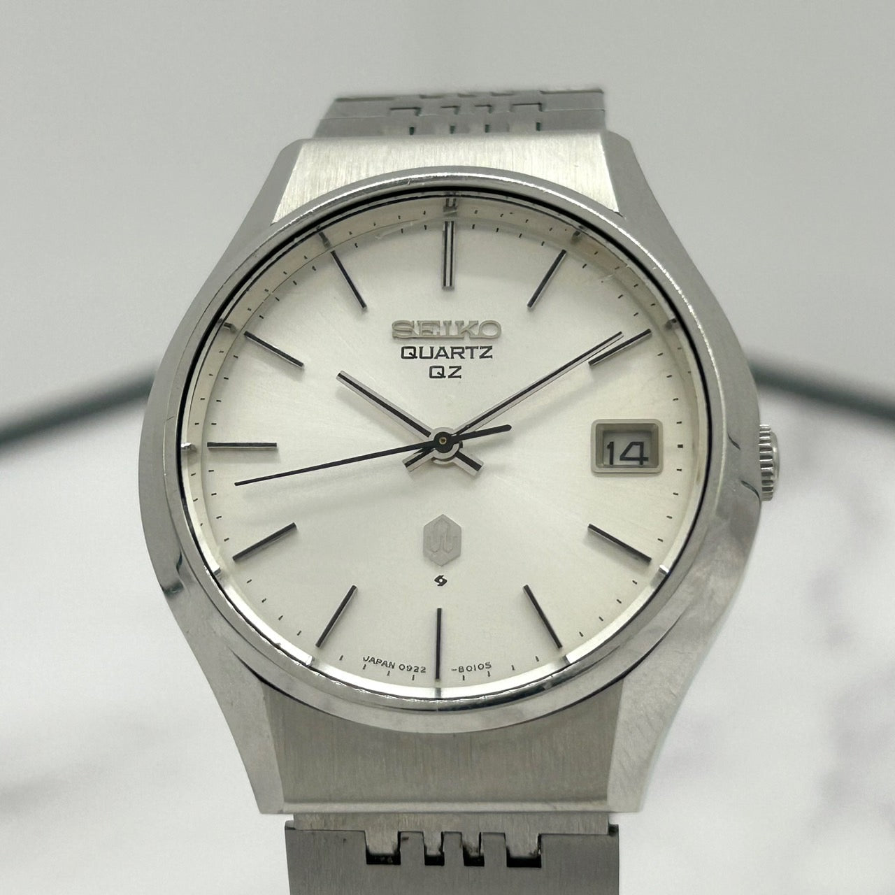 Authentic SEIKO QUARTZ QZ 0922-8010 Vintage Men's Watch Date Silver Dial Analog