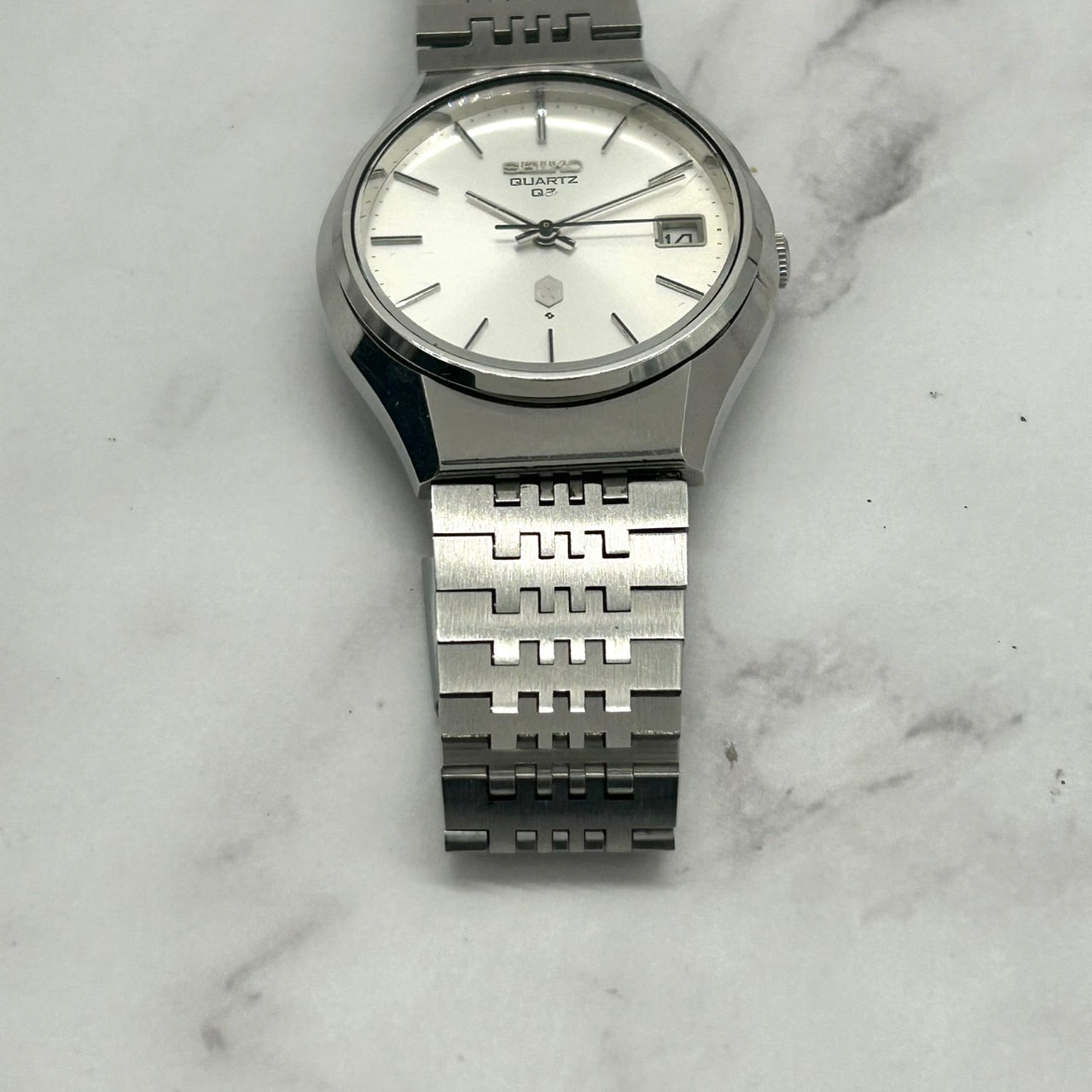 Authentic SEIKO QUARTZ QZ 0922-8010 Vintage Men's Watch Date Silver Dial Analog