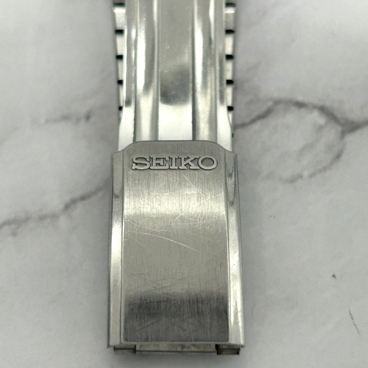 Authentic SEIKO QUARTZ QZ 0922-8010 Vintage Men's Watch Date Silver Dial Analog