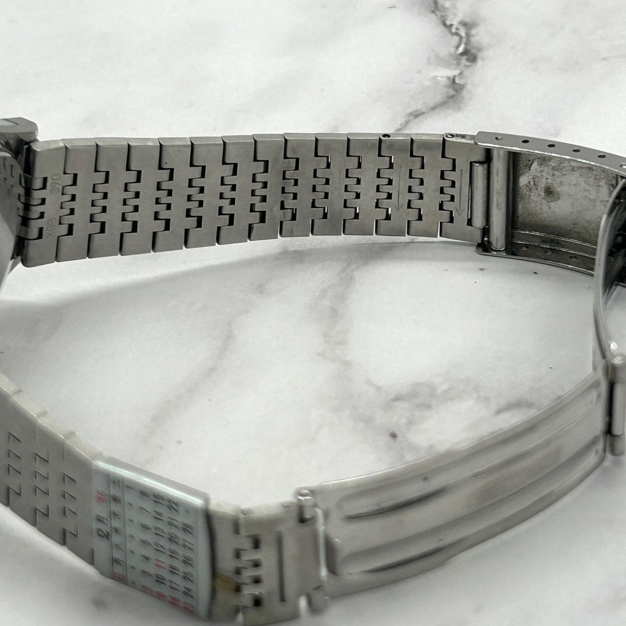 Authentic SEIKO QUARTZ QZ 0922-8010 Vintage Men's Watch Date Silver Dial Analog