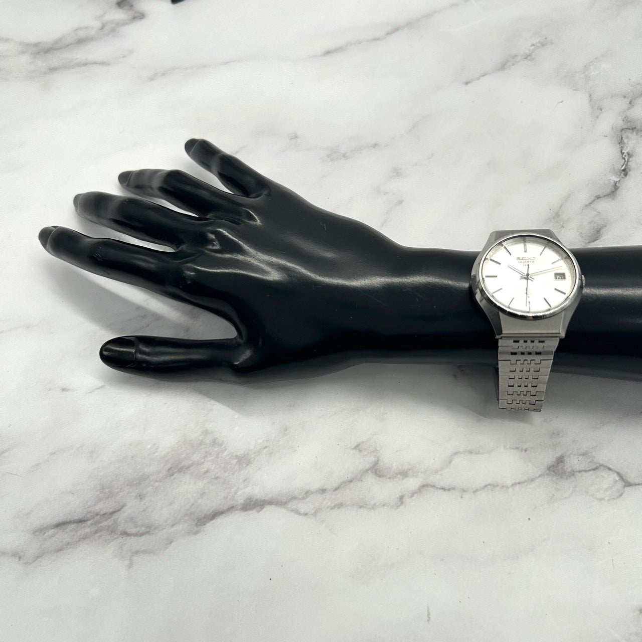 Authentic SEIKO QUARTZ QZ 0922-8010 Vintage Men's Watch Date Silver Dial Analog