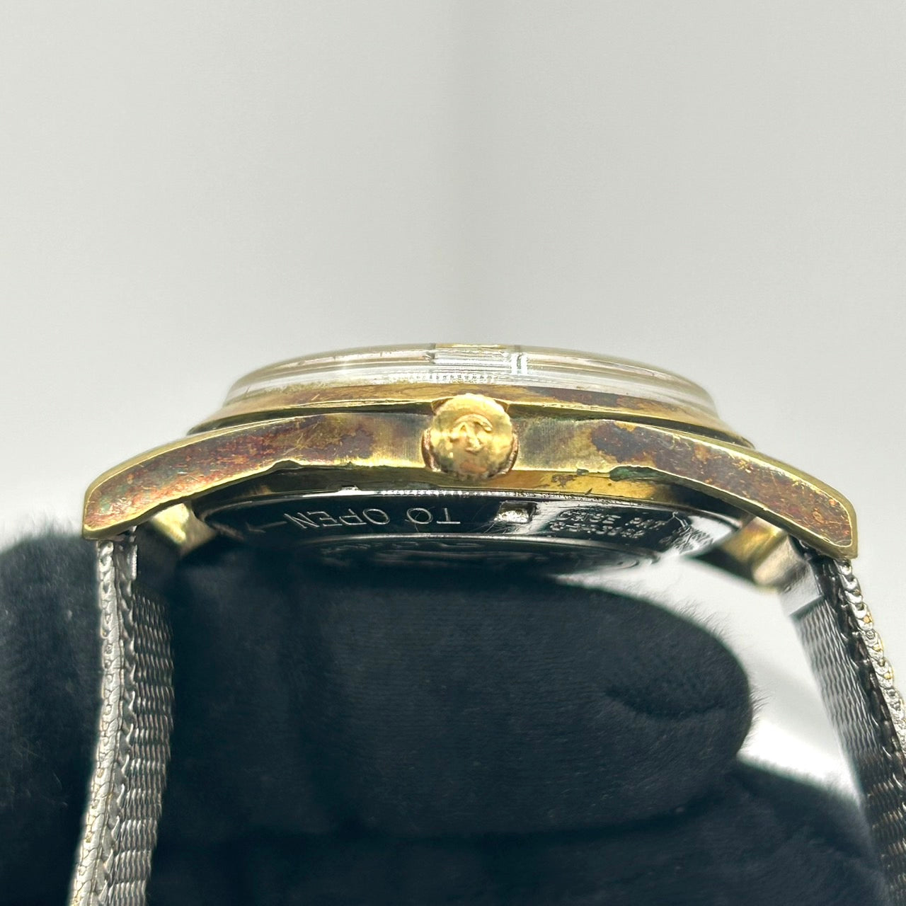 Authentic RADO Golden Horse 11674 Automatic 30J Vintage Watch Gold Date Mens