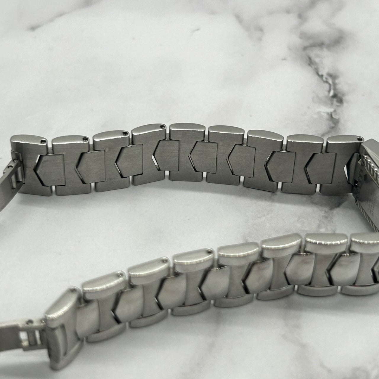 Authentic CHARRIOL Columbus INTRM9 2P Diamond Black Dial Ladies Quartz Watch