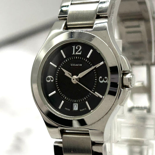 【稼働品】COACH コーチ 0155 レディース 腕時計 ブラック文字盤 アナログ クオーツ ラウンド クラシック エレガント ドレスウォッチ シンプル ビジネス カジュアル シルバー ステンレススチール SWISS QUARTZ クリーニング済み i10