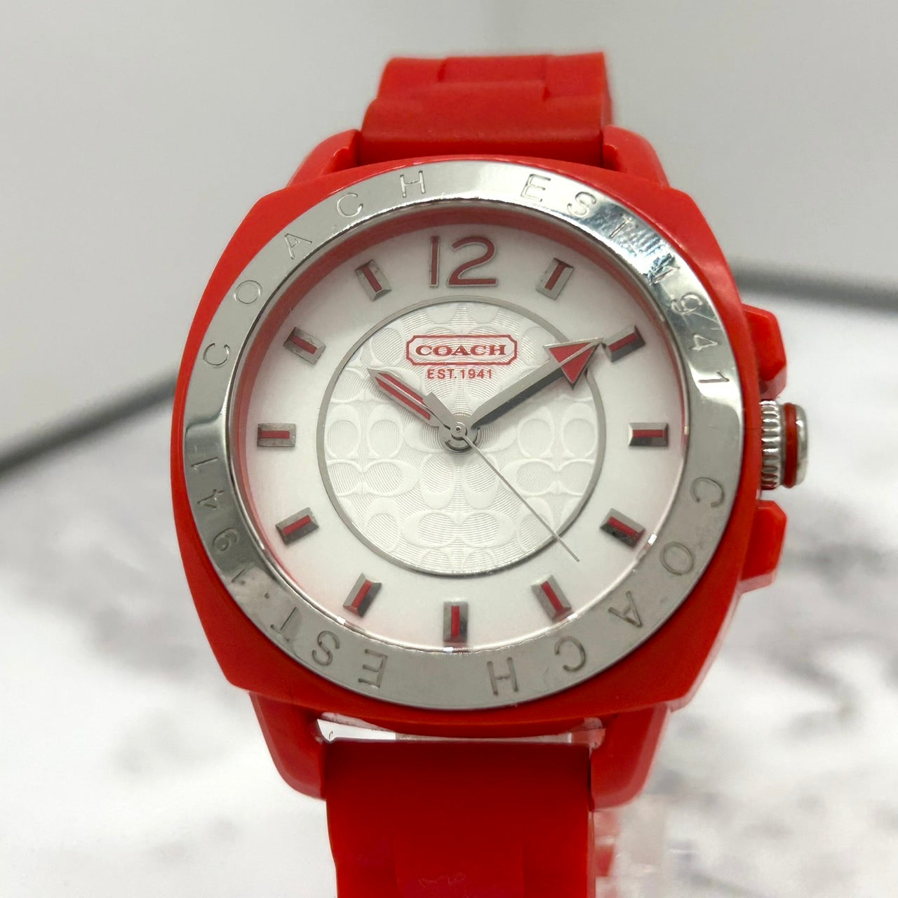 Authentic COACH CA.93.7.29.0573 Red Signature Ladies Watch Quartz White Dial