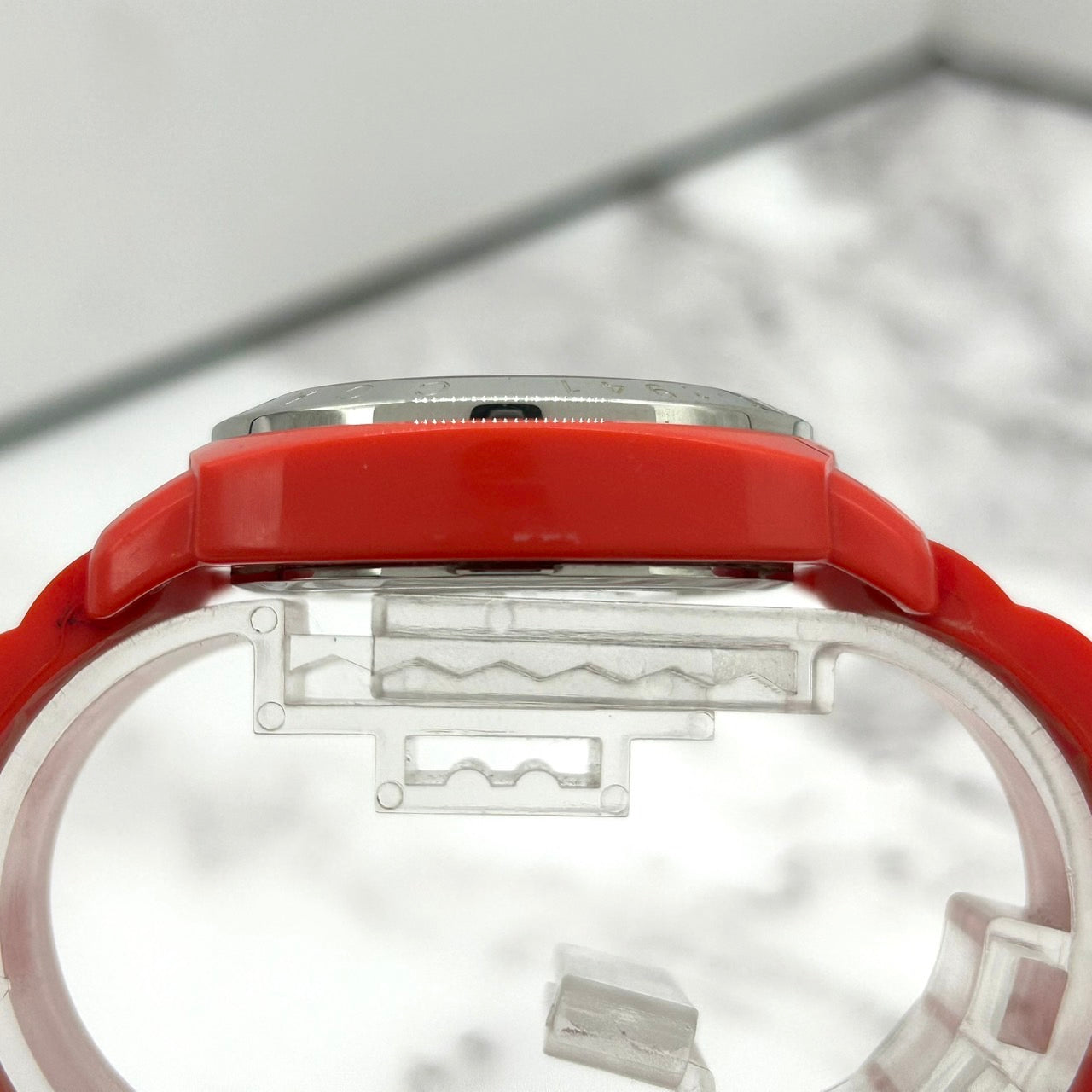 Authentic COACH CA.93.7.29.0573 Red Signature Ladies Watch Quartz White Dial