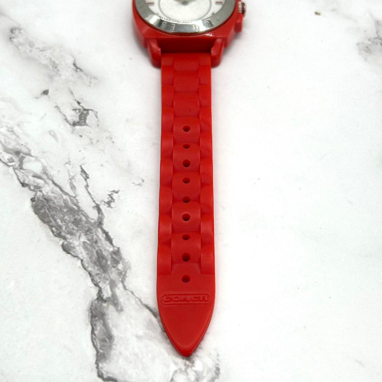 Authentic COACH CA.93.7.29.0573 Red Signature Ladies Watch Quartz White Dial