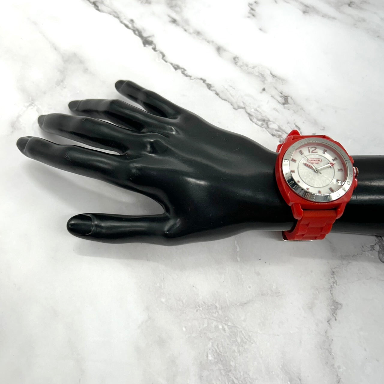 Authentic COACH CA.93.7.29.0573 Red Signature Ladies Watch Quartz White Dial