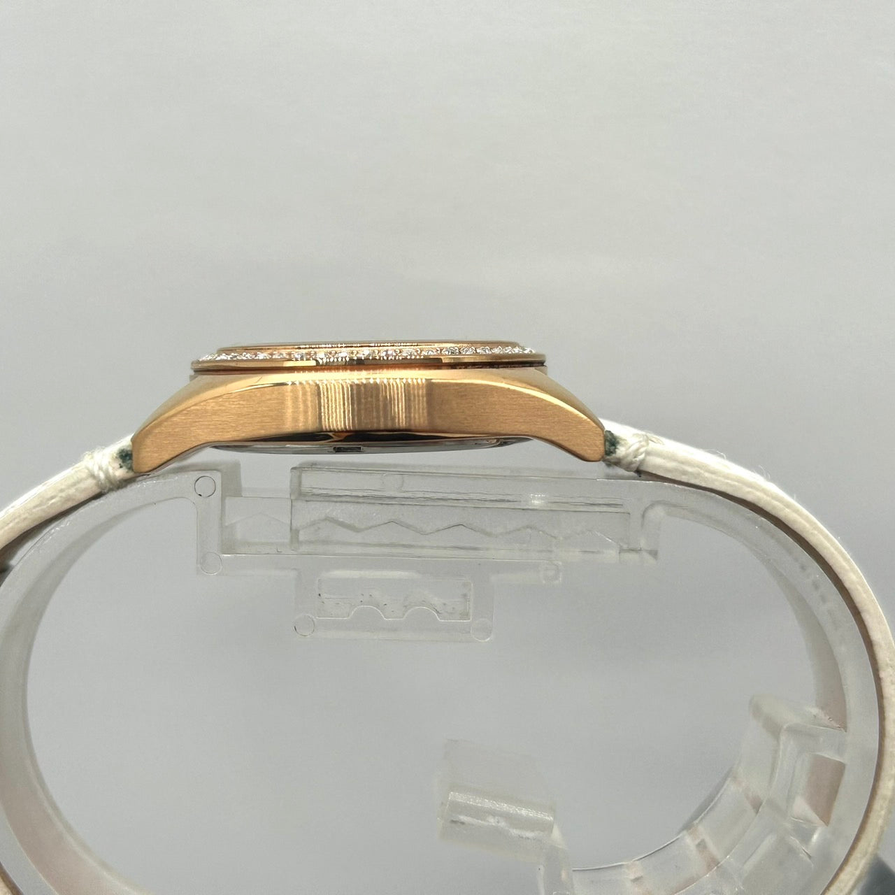 Authentic COACH Ladies Watch Rhinestone MOP Dial Gold White Leather w/Box