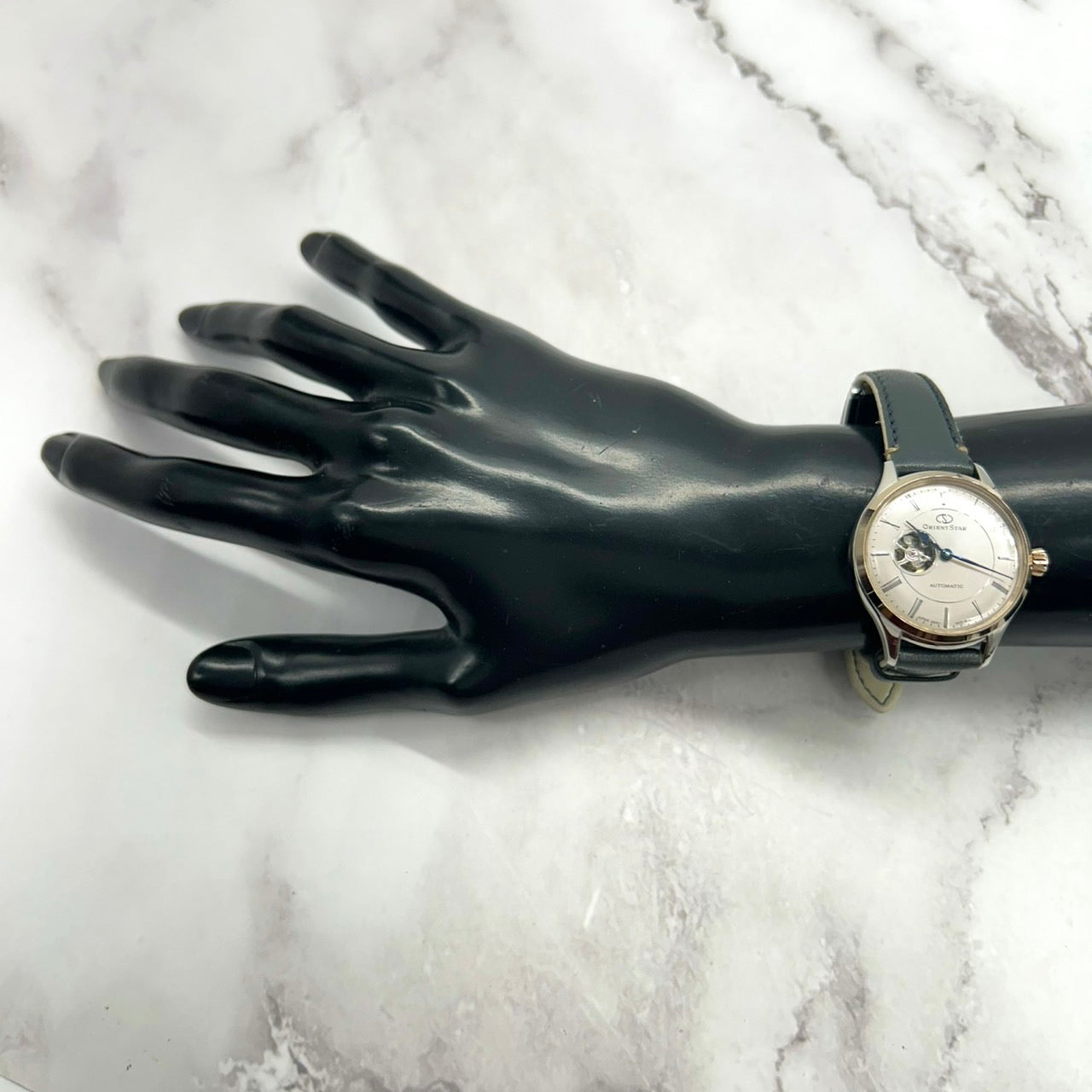 【未使用級／稼働品】オリエントスター クラシック 腕時計 レディース 自動巻き オープンハート セミスケルトン 裏スケ 55C2-UAD0 レザーベルト アナログ エレガント ドレスウォッチ コンビカラー シルバー ゴールド クリーニング済み G7