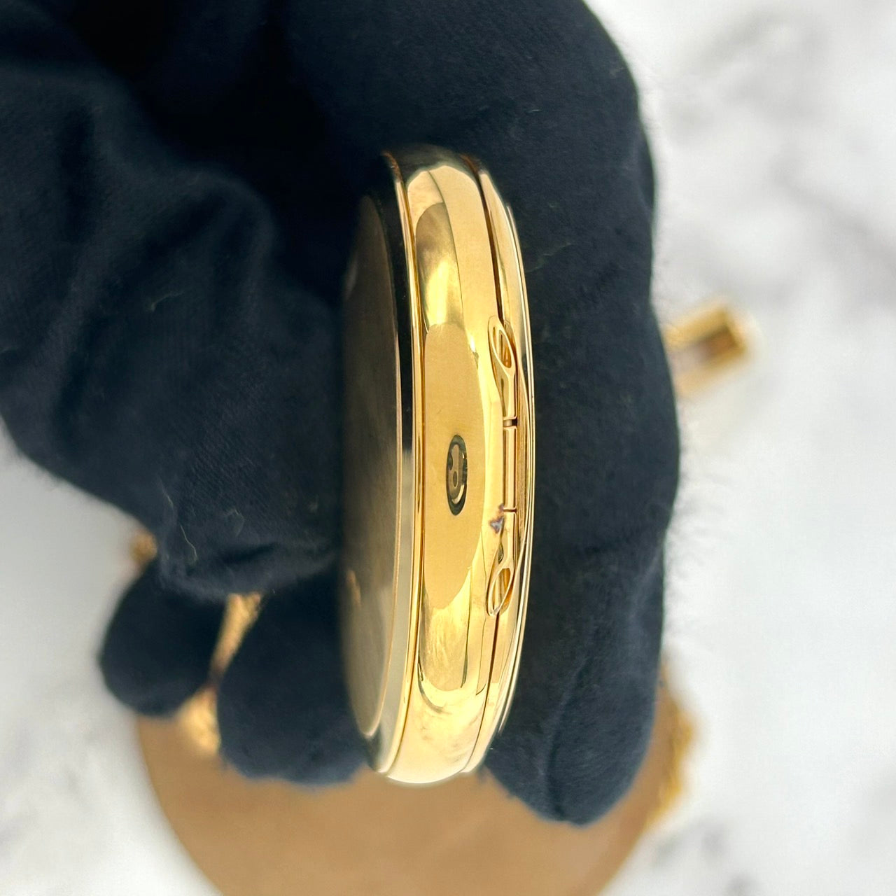 【電池交換済／未使用級】シチズン 懐中時計 4762-471423 ゴールド ハンターケース クオーツ アナログ デイト 白文字盤 チェーン付き クラシック ビンテージ エレガント 上品 メンズ レディース ユニセックス 箱付き クリーニング済み G7