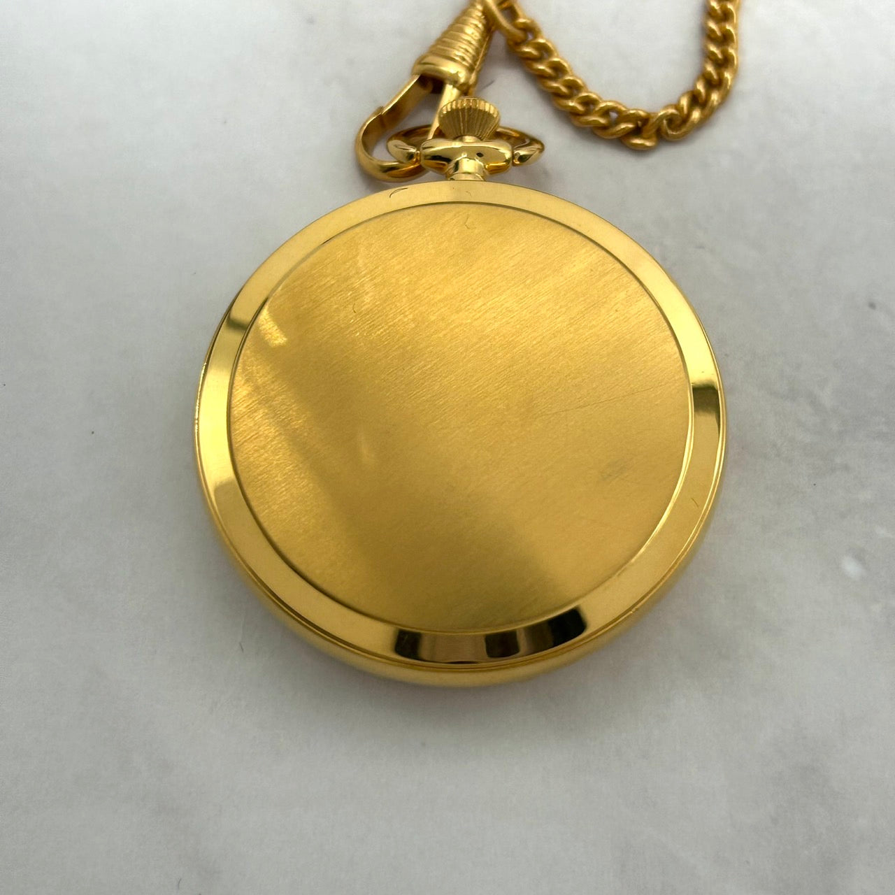 【電池交換済／未使用級】シチズン 懐中時計 4762-471423 ゴールド ハンターケース クオーツ アナログ デイト 白文字盤 チェーン付き クラシック ビンテージ エレガント 上品 メンズ レディース ユニセックス 箱付き クリーニング済み G7