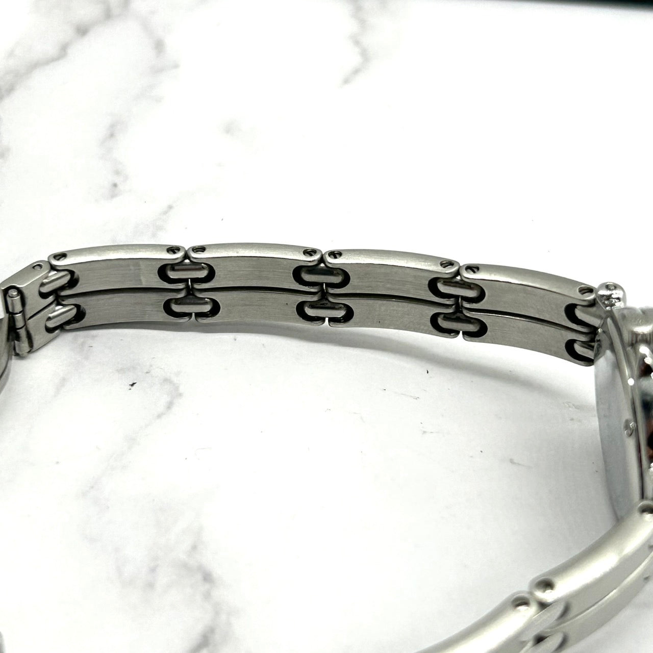 Authentic Pequignet 7709313 Ladies Watch Quartz Date White Dial Swiss Made