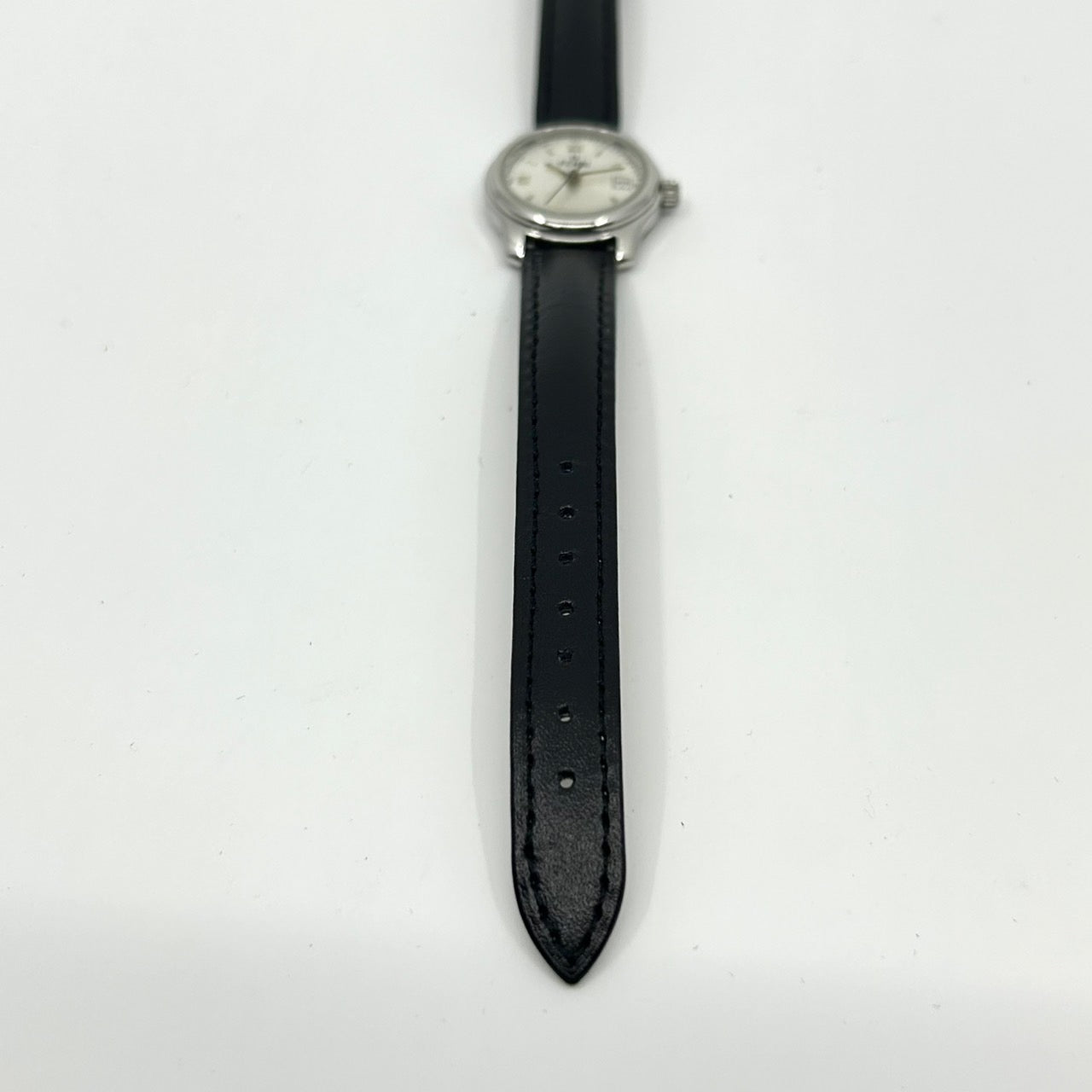 【稼働品】フェンディ FENDI 腕時計 Orologi レディース メンズ ユニセックス アナログ クオーツ シルバー文字盤 ローマ数字 デイト表示 レザーベルト ブラック クラシック エレガント ドレスウォッチ ビジネス クリーニング済み G