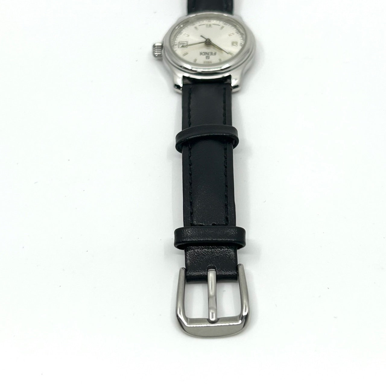 【稼働品】フェンディ FENDI 腕時計 Orologi レディース メンズ ユニセックス アナログ クオーツ シルバー文字盤 ローマ数字 デイト表示 レザーベルト ブラック クラシック エレガント ドレスウォッチ ビジネス クリーニング済み G