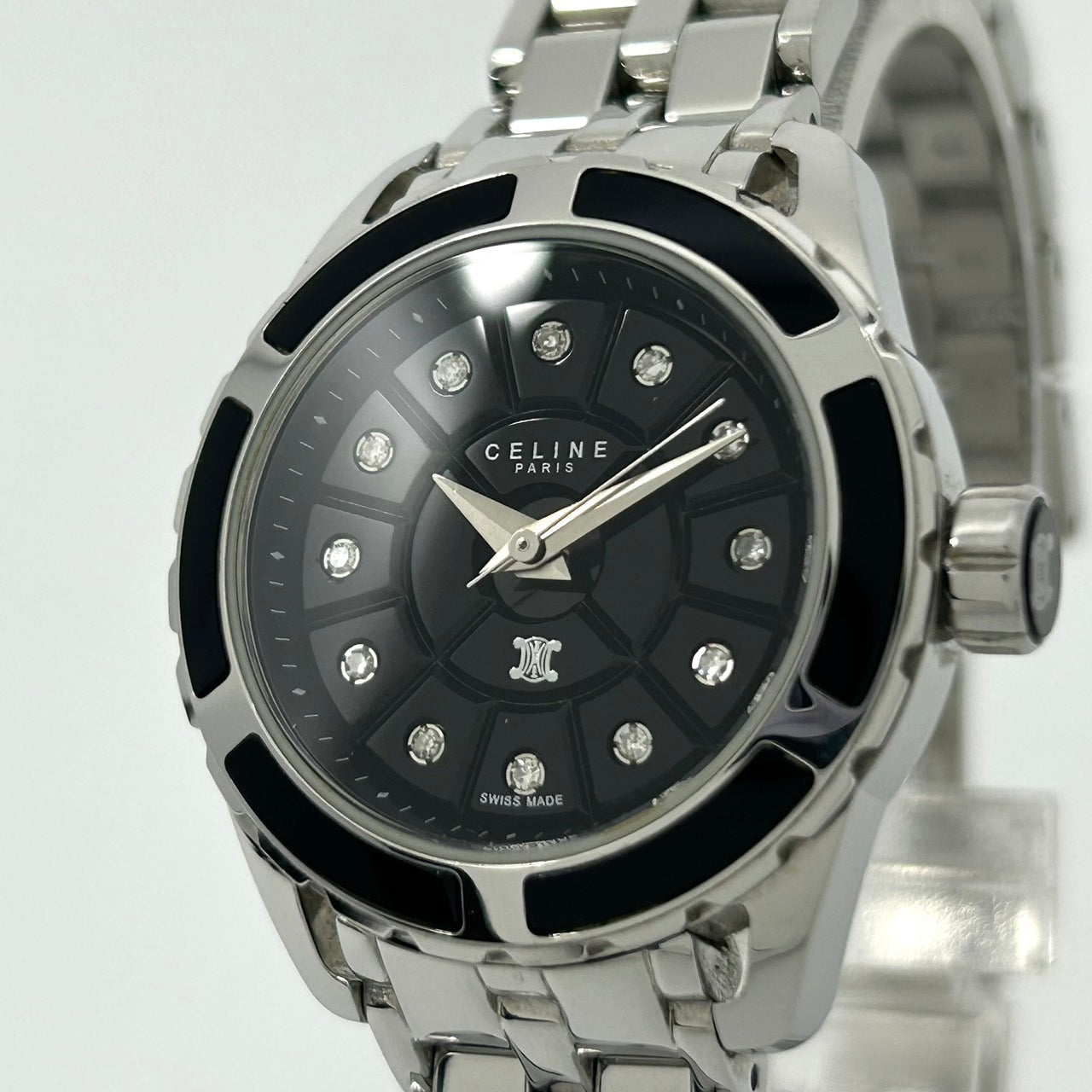 【稼働品】セリーヌ CELINE 腕時計 ユニセックス アナログ クオーツ ブラック文字盤 11Pダイヤモンド シルバー ラウンド ラグジュアリー ドレスウォッチ エレガント 人気モデル マカダム ブラゾンロゴ クリーニング済み G1