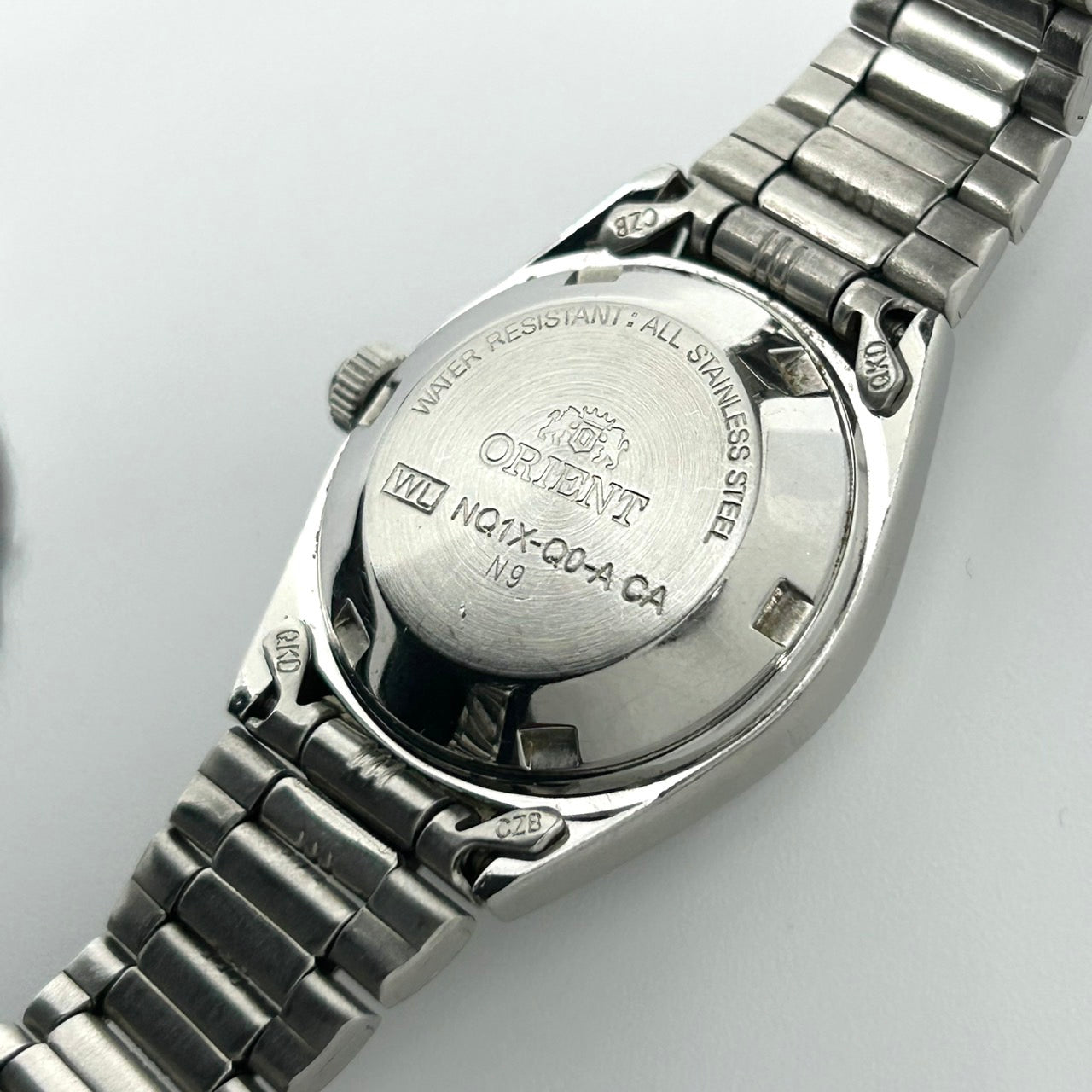 【稼働品】ORIENT オリエント 腕時計 レディース Crystal スリースター 自動巻き 21石 デイデイト アナログ グレー文字盤 シルバー ビンテージ クラシック レトロ エレガント アンティークウォッチ クリーニング済み G1