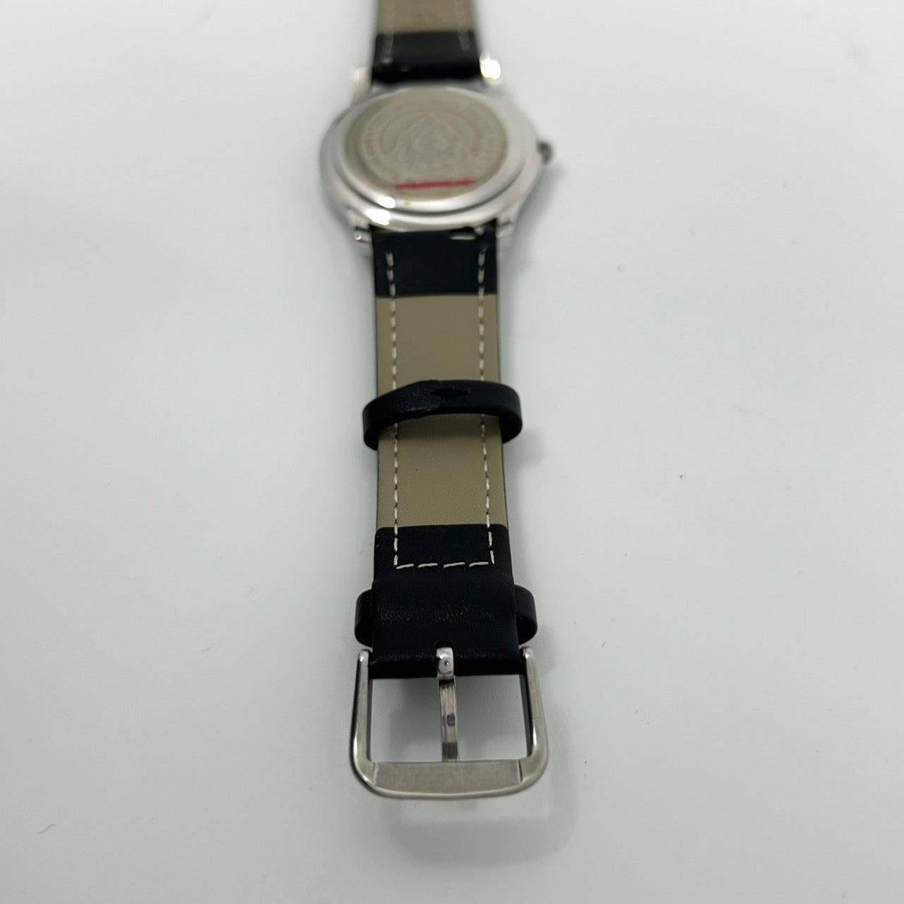 【稼働品】グッチ GUCCI 5500M 腕時計 メンズ アナログ クオーツ シルバー文字盤 ローマ数字 デイト表示 レザーベルト ブラック クラシック エレガント ドレスウォッチ ビジネスシーン 人気モデル クリーニング済み G1