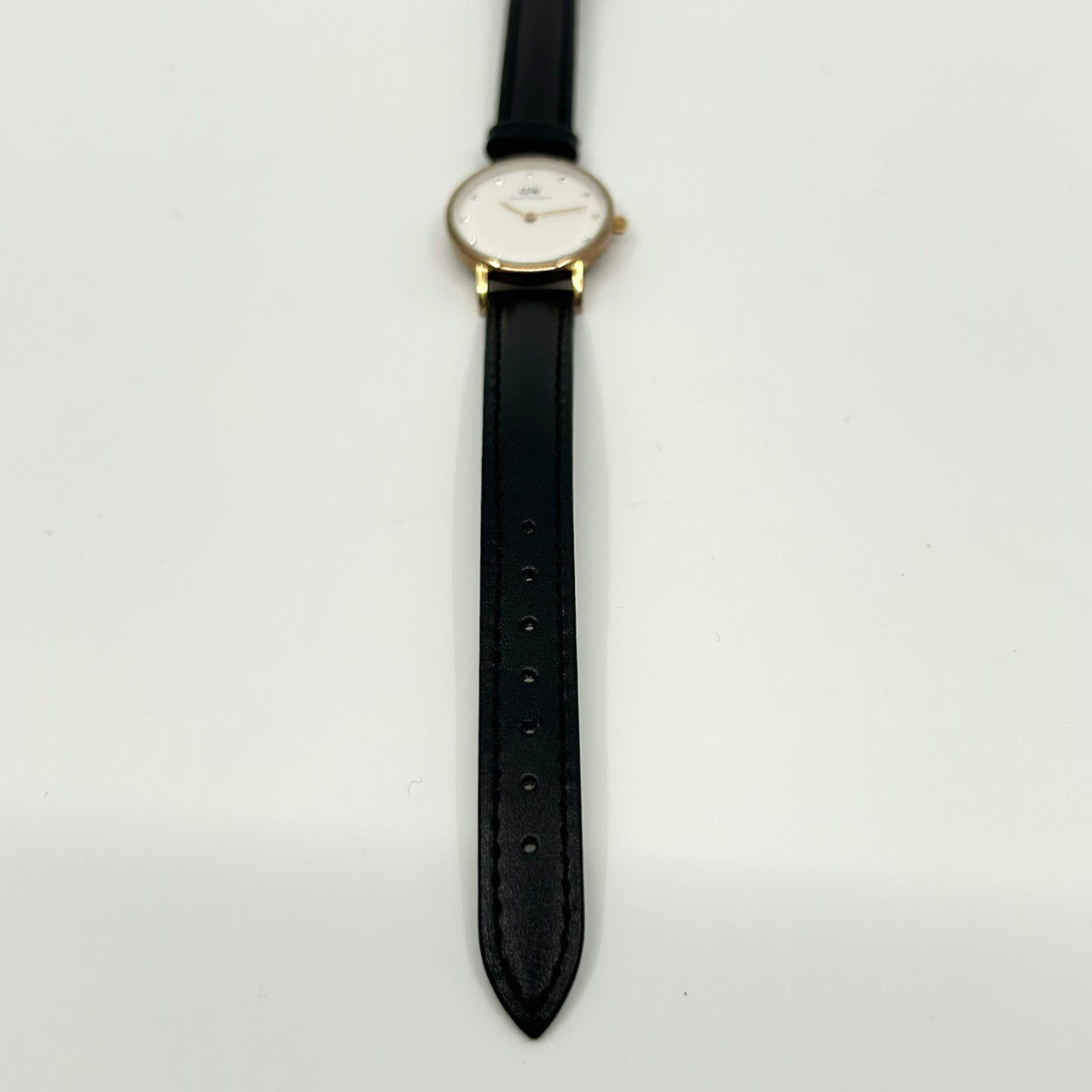 【電池交換済】ダニエルウェリントン 腕時計 レディース Classy 026R7 クラッシー クオーツ ローズゴールド ホワイト文字盤 ストーンインデックス レザーベルト ブラック エレガント クラシック ドレスウォッチ 人気モデル クリーニング済み G1