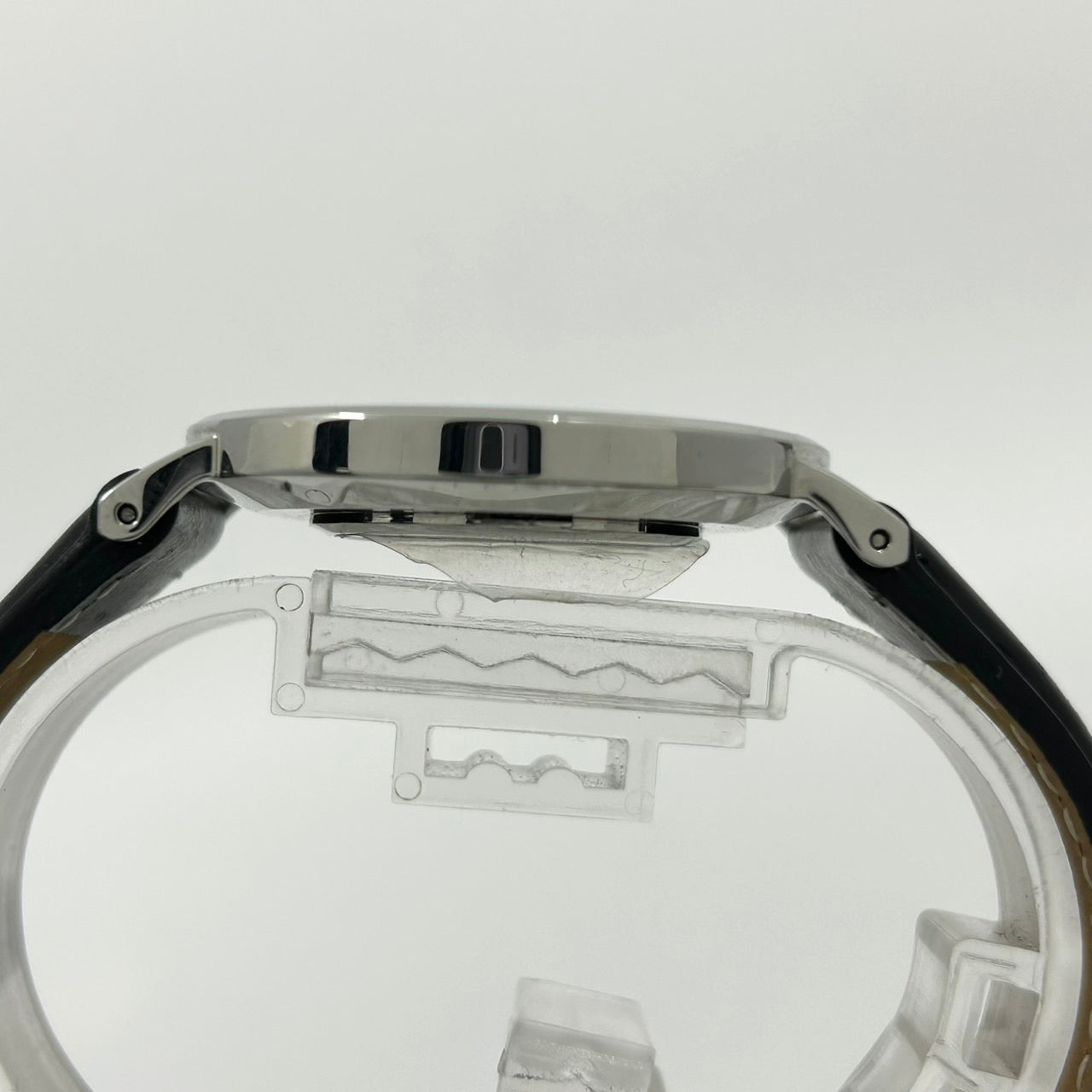 【電池交換済／稼働品】ダニエルウェリントン 腕時計 クラシック アナログ クオーツ ホワイト文字盤 シルバー ブラックレザーベルト シンプル ミニマル エレガント レディース メンズ ユニセックス クリーニング済み G