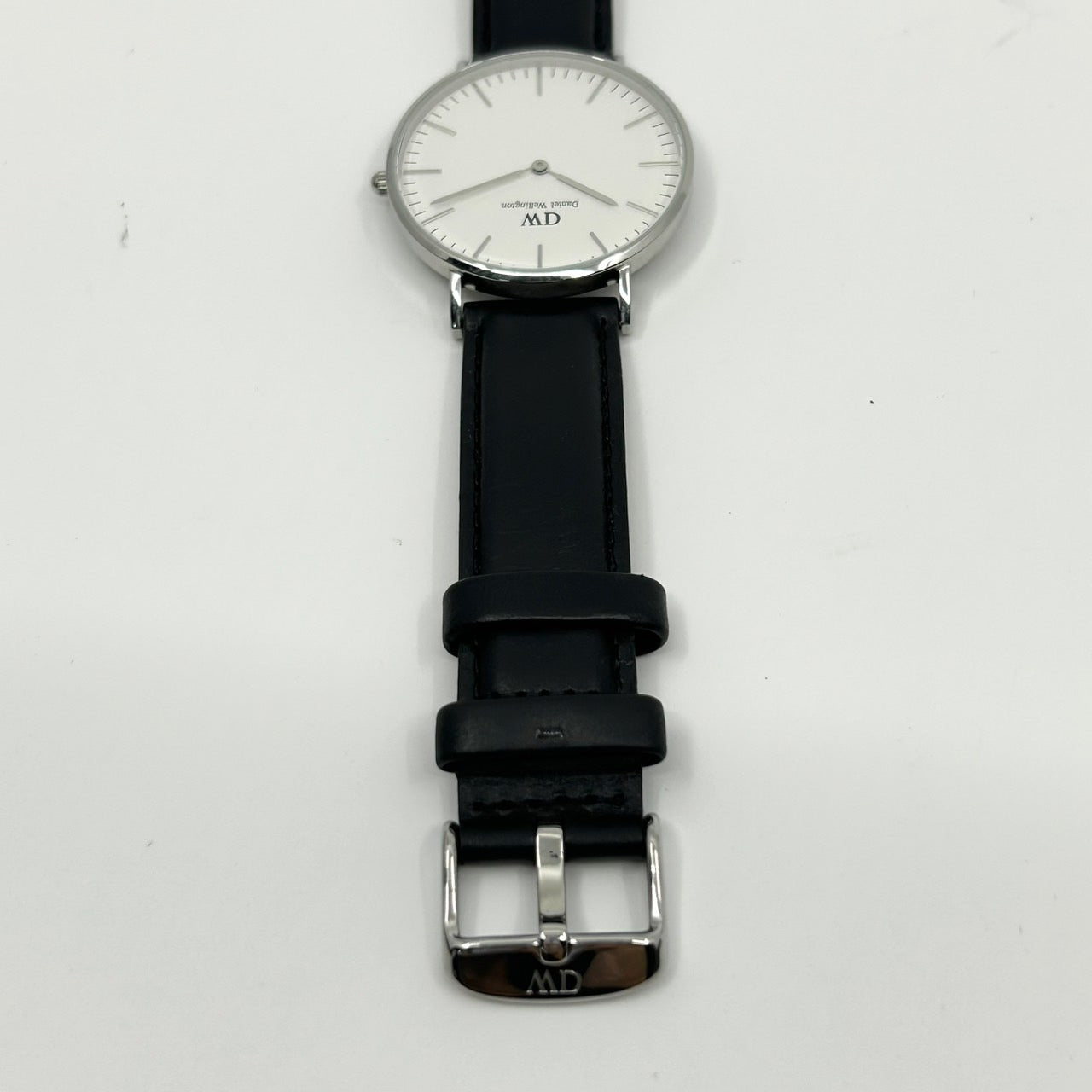 【電池交換済／稼働品】ダニエルウェリントン 腕時計 クラシック アナログ クオーツ ホワイト文字盤 シルバー ブラックレザーベルト シンプル ミニマル エレガント レディース メンズ ユニセックス クリーニング済み G