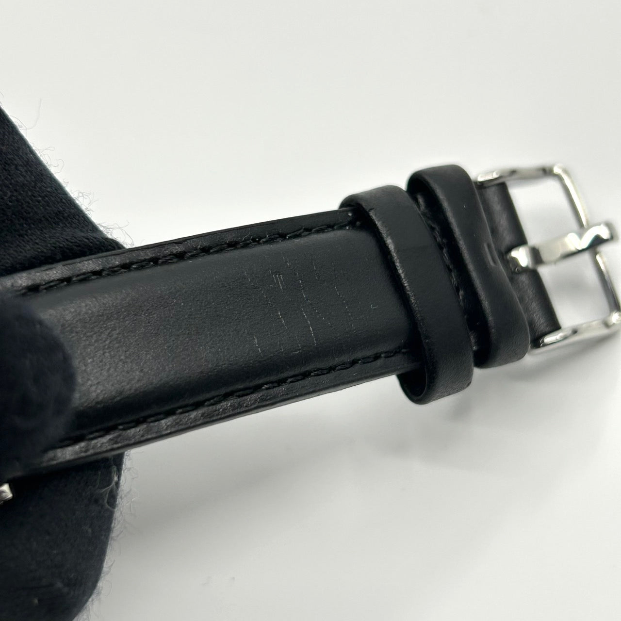 【電池交換済／稼働品】ダニエルウェリントン 腕時計 クラシック アナログ クオーツ ホワイト文字盤 シルバー ブラックレザーベルト シンプル ミニマル エレガント レディース メンズ ユニセックス クリーニング済み G