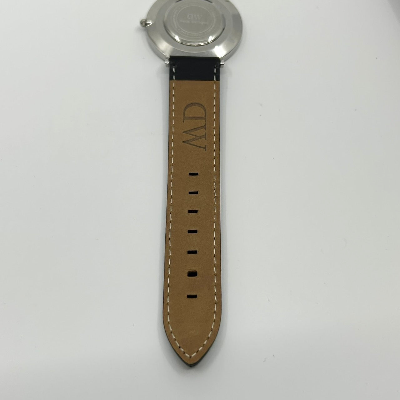 【電池交換済／稼働品】ダニエルウェリントン 腕時計 クラシック アナログ クオーツ ホワイト文字盤 シルバー ブラックレザーベルト シンプル ミニマル エレガント レディース メンズ ユニセックス クリーニング済み G