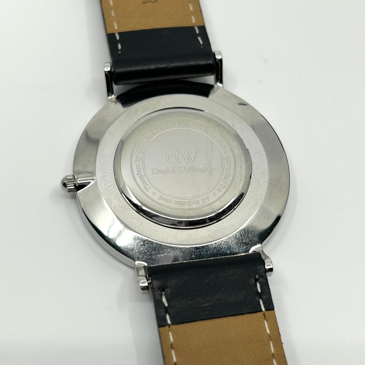 【電池交換済／稼働品】ダニエルウェリントン 腕時計 クラシック アナログ クオーツ ホワイト文字盤 シルバー ブラックレザーベルト シンプル ミニマル エレガント レディース メンズ ユニセックス クリーニング済み G