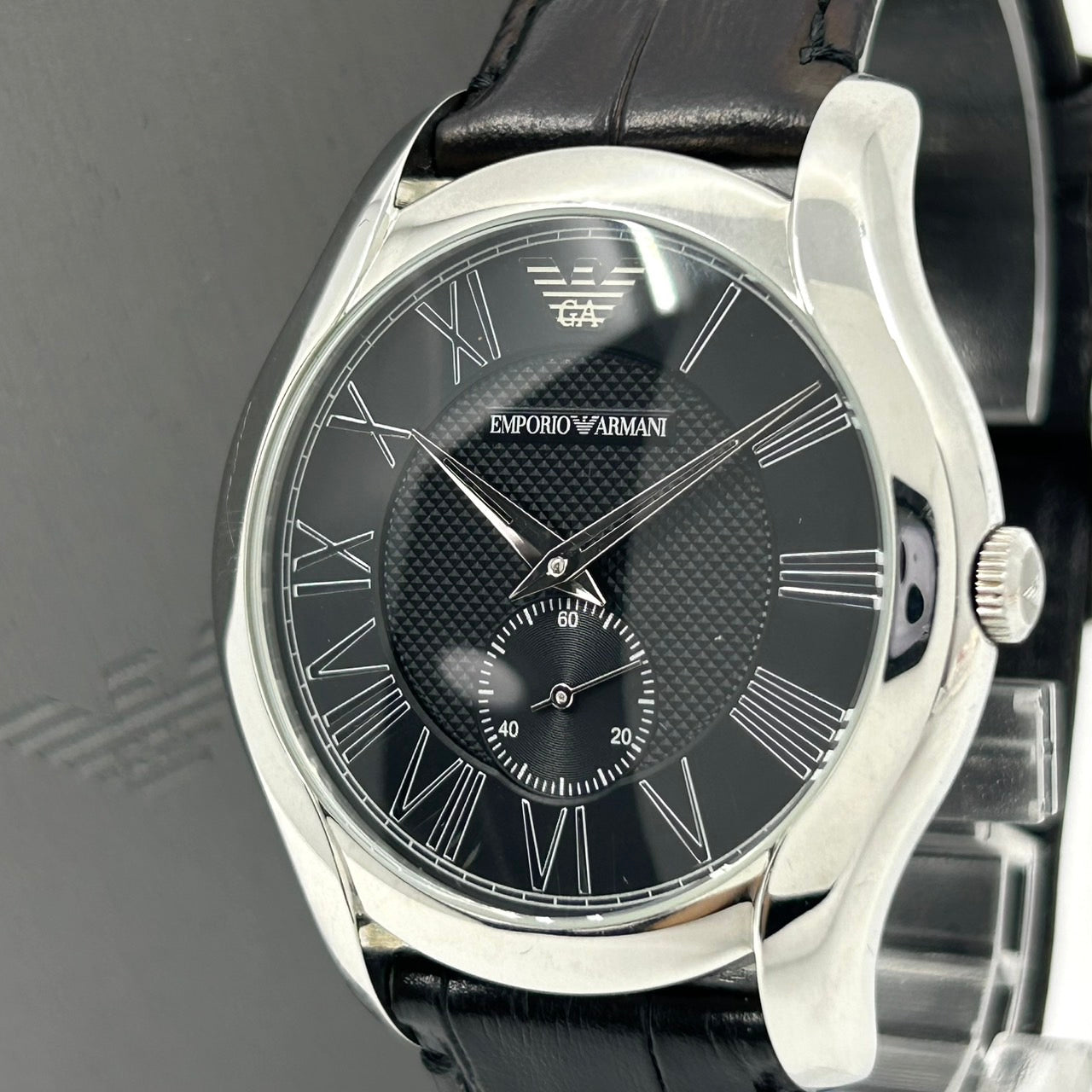 【電池交換済／極美品】EMPORIO ARMANI エンポリオ アルマーニ AR-1703 メンズ 腕時計 アナログ クオーツ 黒文字盤 スモールセコンド レザーベルト ローマンインデックス エレガント ドレスウォッチ ビジネス シルバー G