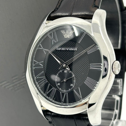 【電池交換済／極美品】EMPORIO ARMANI エンポリオ アルマーニ AR-1703 メンズ 腕時計 アナログ クオーツ 黒文字盤 スモールセコンド レザーベルト ローマンインデックス エレガント ドレスウォッチ ビジネス シルバー G