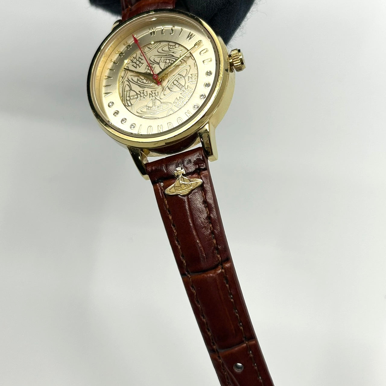 【電池交換済／新品ベルト】ヴィヴィアンウエストウッド 腕時計 レディース VV114GDTN クオーツ ゴールド オーブ柄 ラインストーン ブラウンレザー クラシック エレガント ファッションウォッチ スイス製 アナログ クリーニング済み G1