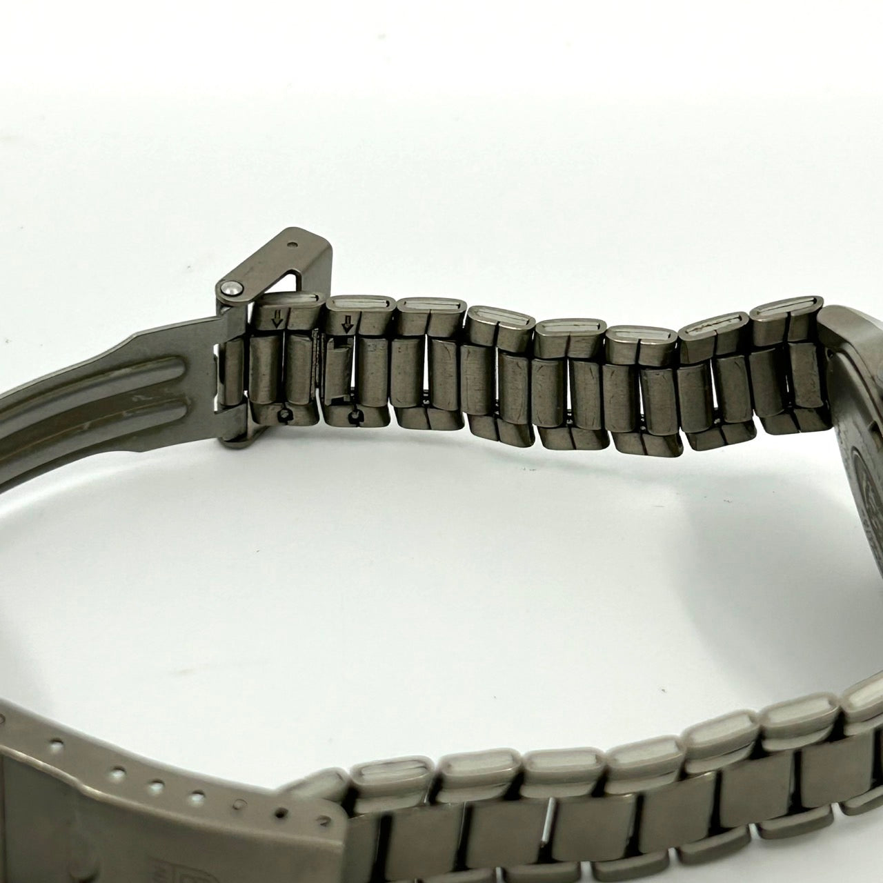 Authentic ELGIN USA Titanium Solar Drive Diamond Day-Date FK-1202-C Watch Gray