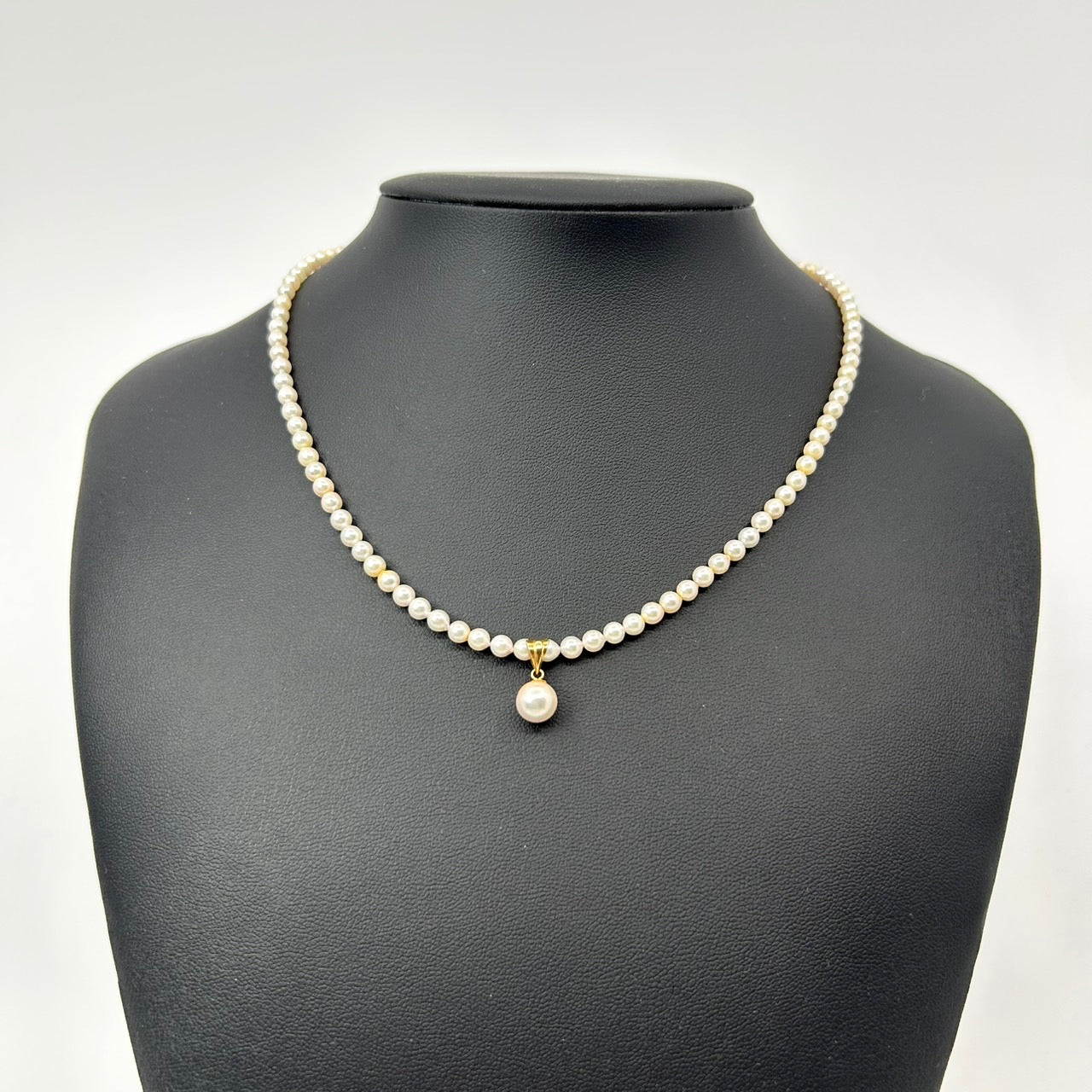 美品 本真珠 パール ネックレス あこや真珠 日本 留め具K18 ゴールド留め具 養殖パール 白 ホワイト ペンダント 冠婚葬祭 首飾り 3.5mm-3.7mm トップ7.1mm 全長約45cm I4