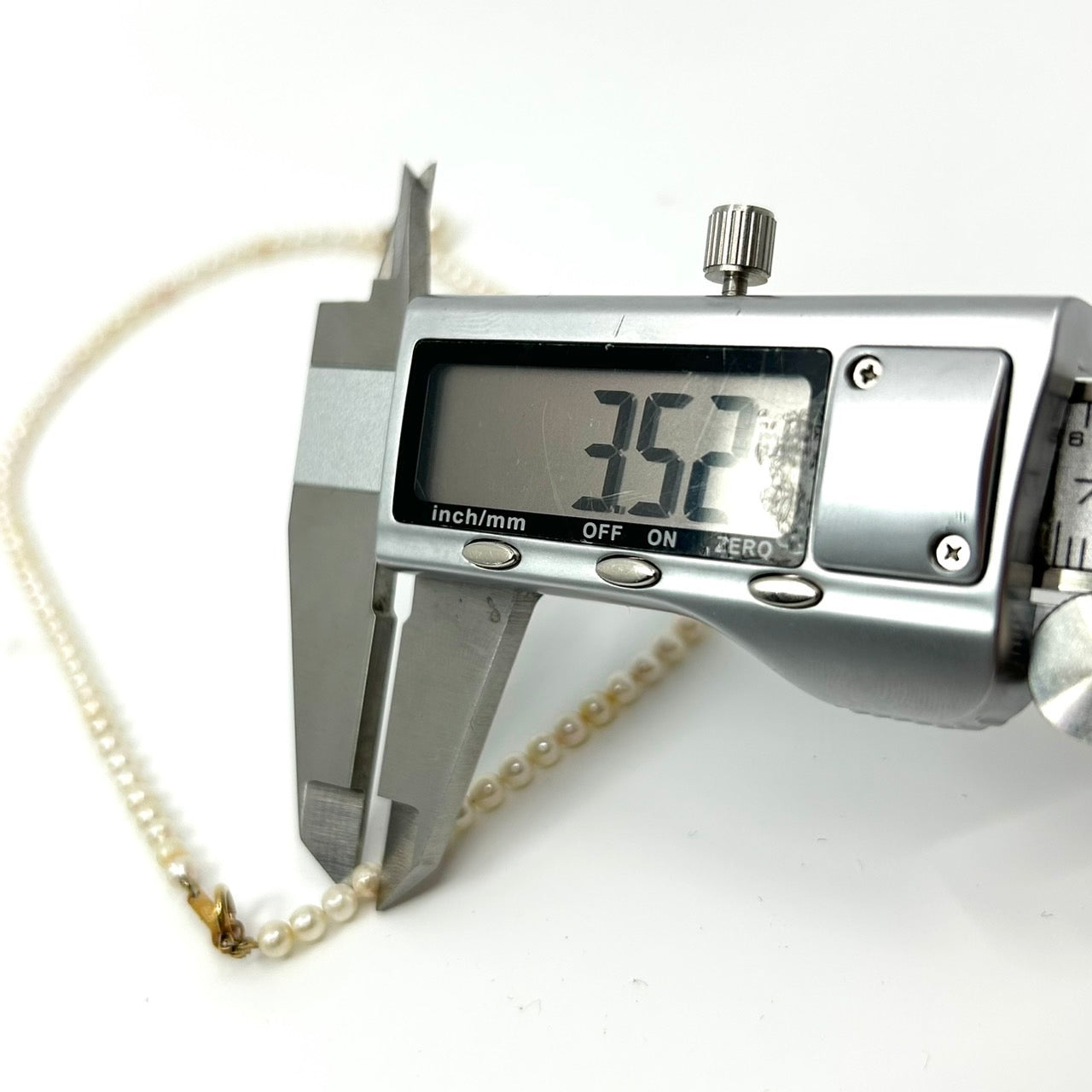 美品 本真珠 パール ネックレス あこや真珠 日本 留め具K18 ゴールド留め具 養殖パール 白 ホワイト ペンダント 冠婚葬祭 首飾り 3.5mm-3.7mm トップ7.1mm 全長約45cm I4