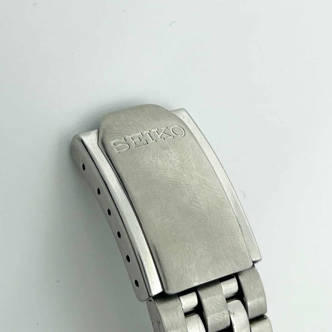 【電池交換済／美品】セイコー SEIKO メンズ腕時計 7N43-0AM0 540136 クオーツ アナログ ラウンド ブルー文字盤 シルバー デイデイト カレンダー ビジネスウォッチ クラシック シンプル ステンレス クリーニング済み G1