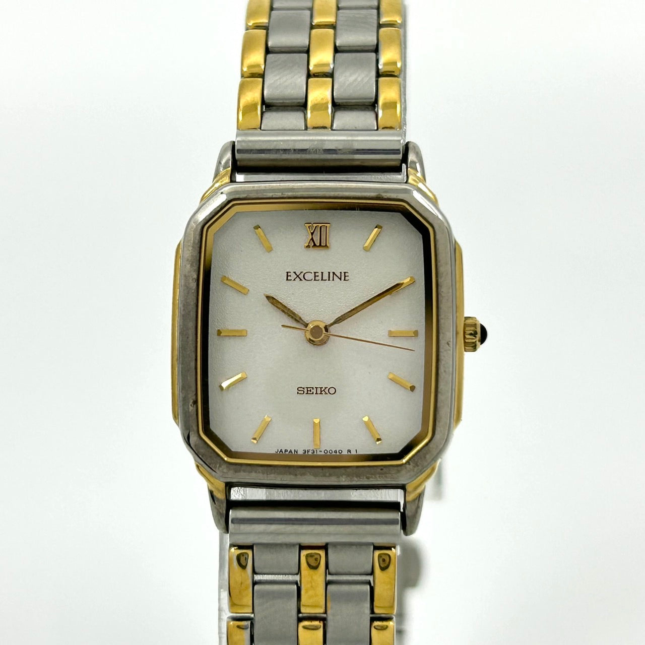 【電池交換済】セイコー エクセリーヌ 腕時計 3F31-5010 クオーツ コンビカラー スクエア ホワイト文字盤 ローマンインデックス ビンテージ クラシック エレガント ドレスウォッチ ファッションウォッチ アクセサリー クリーニング済み G1