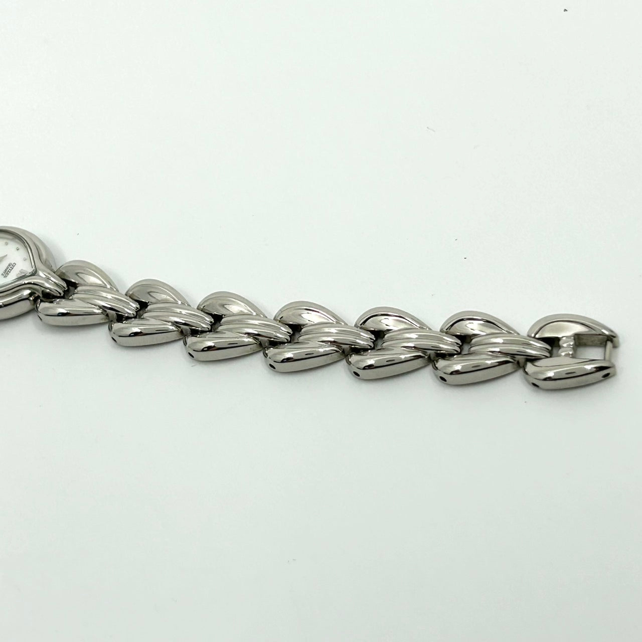 【電池交換済／美品】CITIZEN シチズン レディース腕時計 クオーツ 5920-S61287 オーバル シェル文字盤 エレガント ドレスウォッチ ブレスレットウォッチ クラシックデザイン アナログ クリーニング済み シルバーカラー G1