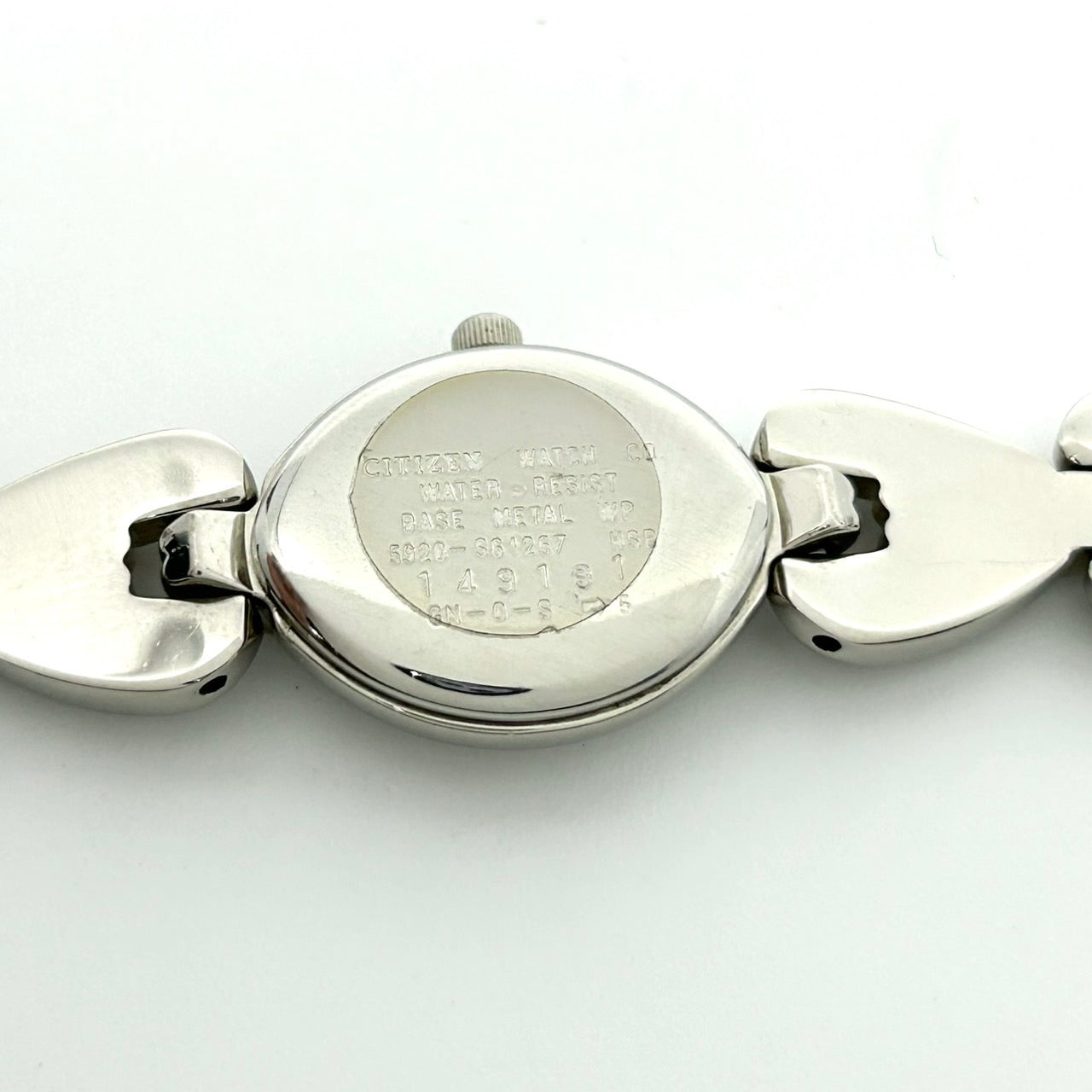 【電池交換済／美品】CITIZEN シチズン レディース腕時計 クオーツ 5920-S61287 オーバル シェル文字盤 エレガント ドレスウォッチ ブレスレットウォッチ クラシックデザイン アナログ クリーニング済み シルバーカラー G1