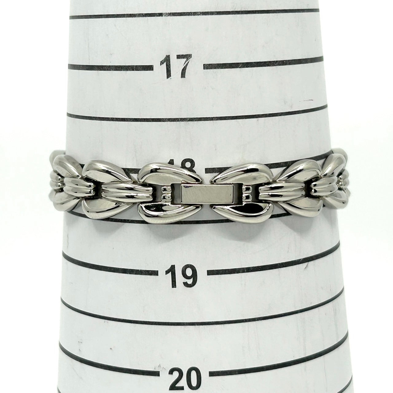 【電池交換済／美品】CITIZEN シチズン レディース腕時計 クオーツ 5920-S61287 オーバル シェル文字盤 エレガント ドレスウォッチ ブレスレットウォッチ クラシックデザイン アナログ クリーニング済み シルバーカラー G1