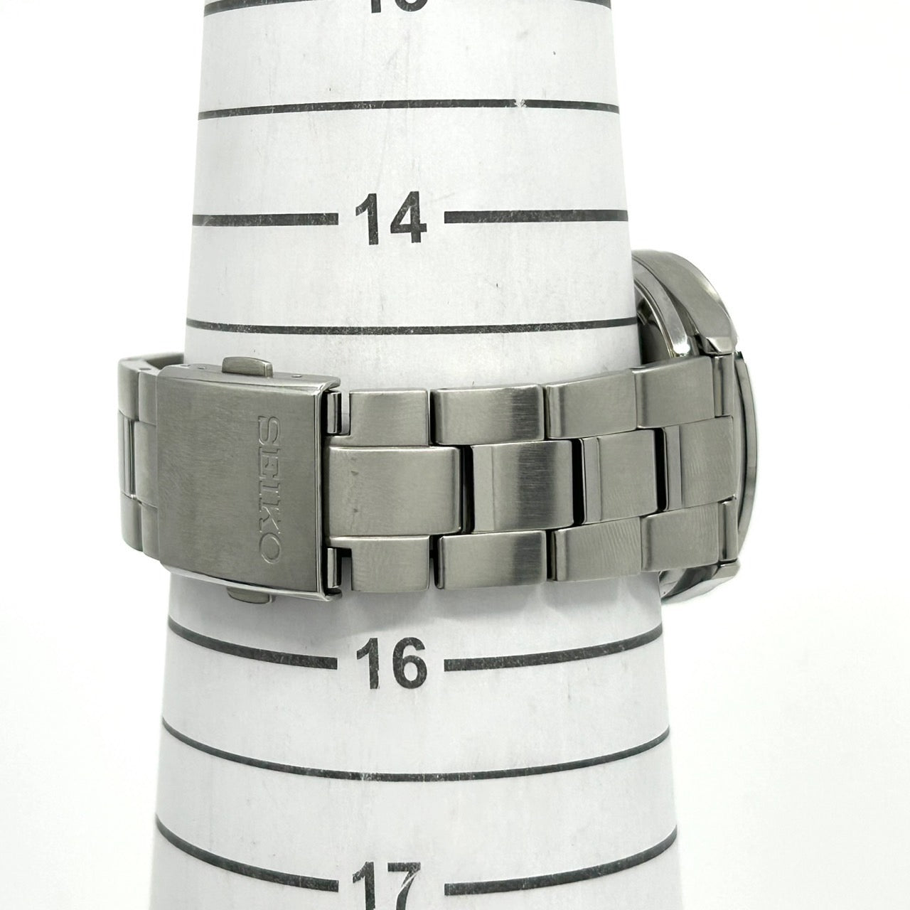 【稼働品】SEIKO セイコー メンズ 腕時計 ソーラー V158-0A80 ラウンド ネイビー文字盤 デイデイト カレンダー アナログ ステンレス シンプル スタイリッシュ ビジネスウォッチ クラシックデザイン クリーニング済み G6