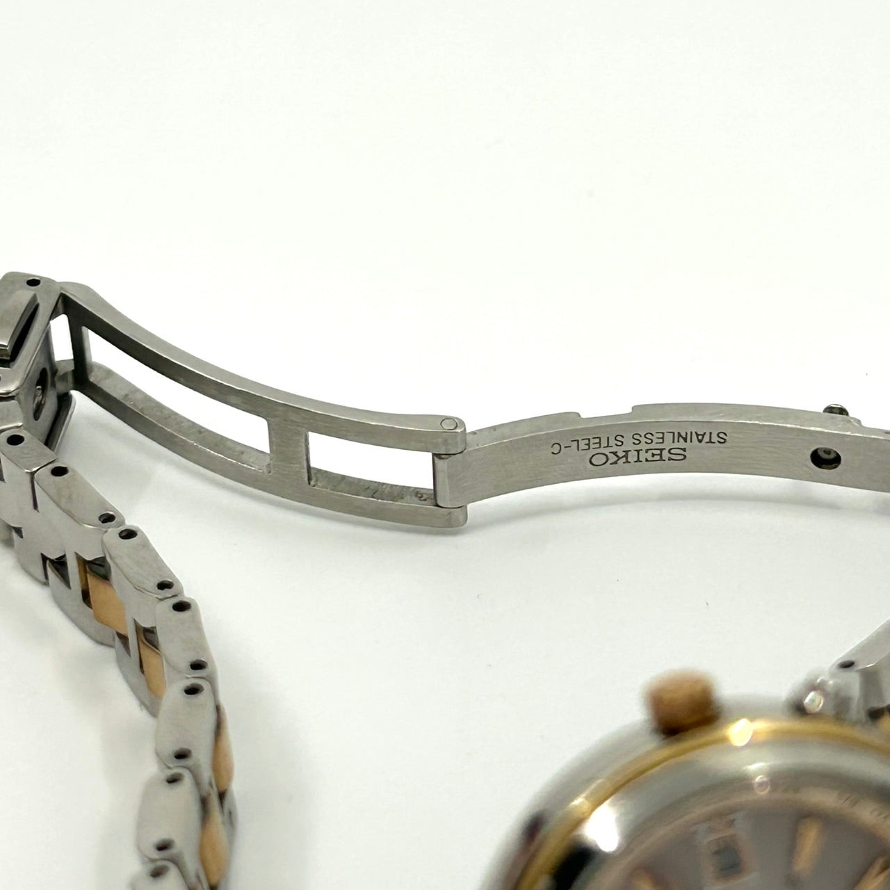 【稼働品】SEIKO LUKIA セイコー ルキア レディース腕時計 ソーラー電波 1B25-0AK0 ワールドタイム デイト ピンク文字盤 シルバー ゴールド コンビカラー エレガント ビジネス クラシックデザイン クリーニング済み G6