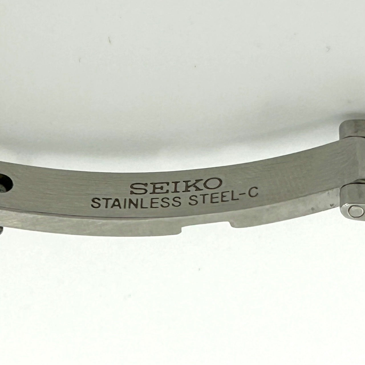 【稼働品】SEIKO LUKIA セイコー ルキア レディース腕時計 ソーラー電波 1B25-0AK0 ワールドタイム デイト ピンク文字盤 シルバー ゴールド コンビカラー エレガント ビジネス クラシックデザイン クリーニング済み G6