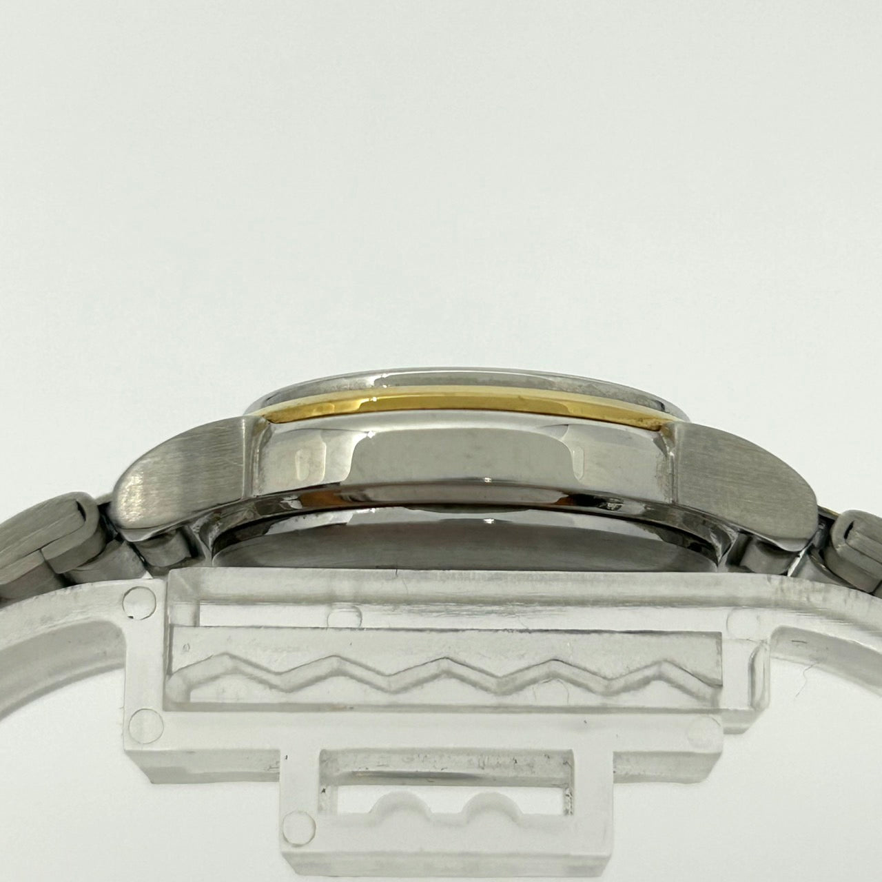 【稼働品】CITIZEN シチズン Eco-Drive エコドライブ レディース腕時計 E011 ネイビー文字盤 ゴールド コンビカラー デイト アナログ ソーラー 10気圧防水 エレガント クラシックデザイン クリーニング済み G6