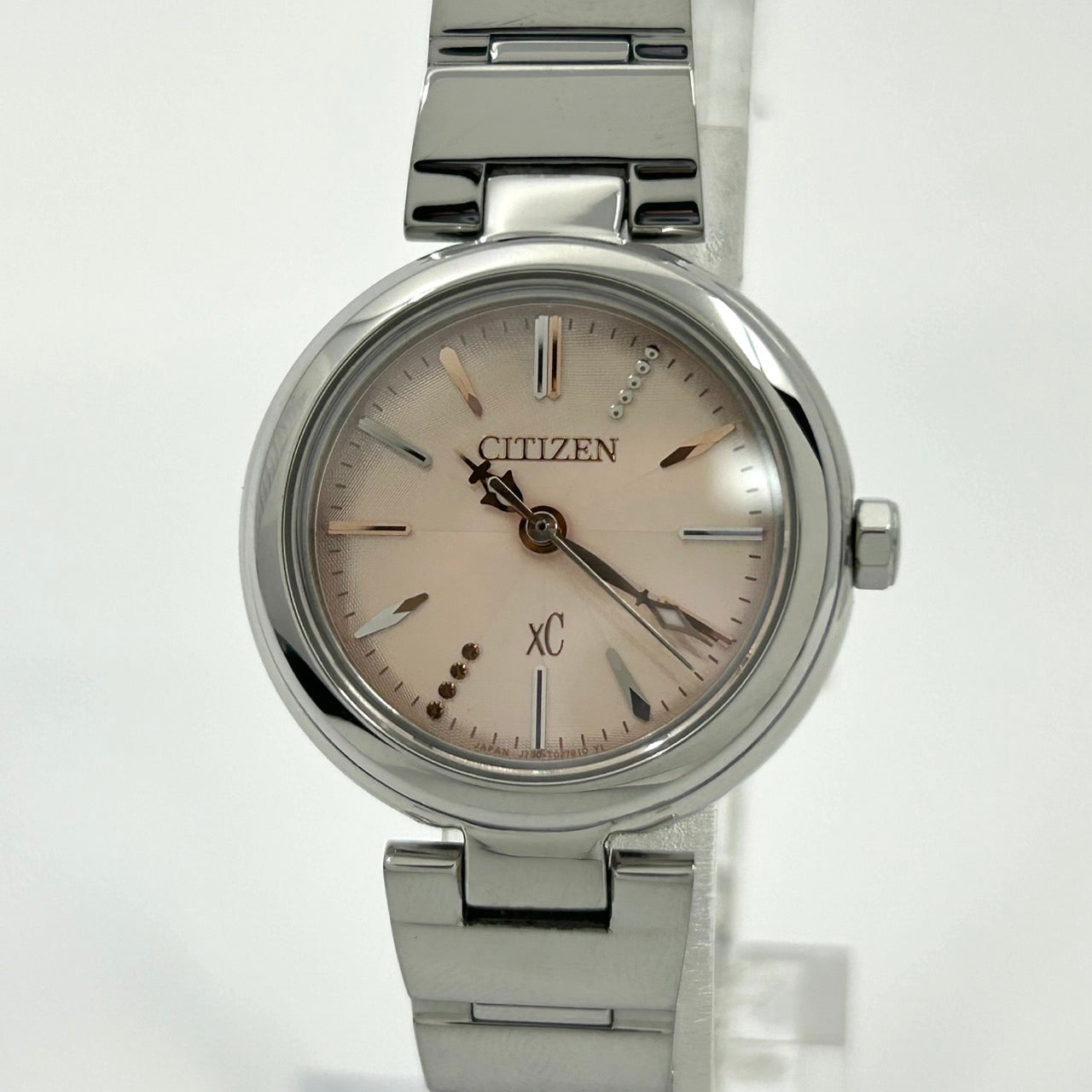 【稼働品/美品】CITIZEN xC シチズン クロスシー レディース腕時計 エコドライブ J730-T018301 ピンクシェル文字盤 ダイヤモンド ラウンド アナログ ソーラー エレガント フェミニン ビジネス クリーニング済み G6