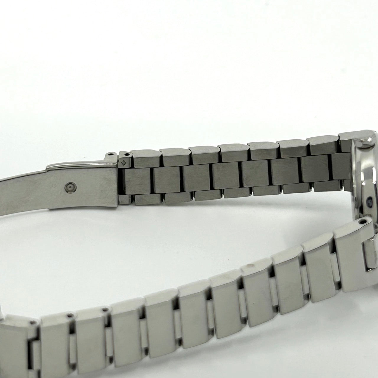 【稼働品/美品】CITIZEN xC シチズン クロスシー レディース腕時計 エコドライブ J730-T018301 ピンクシェル文字盤 ダイヤモンド ラウンド アナログ ソーラー エレガント フェミニン ビジネス クリーニング済み G6