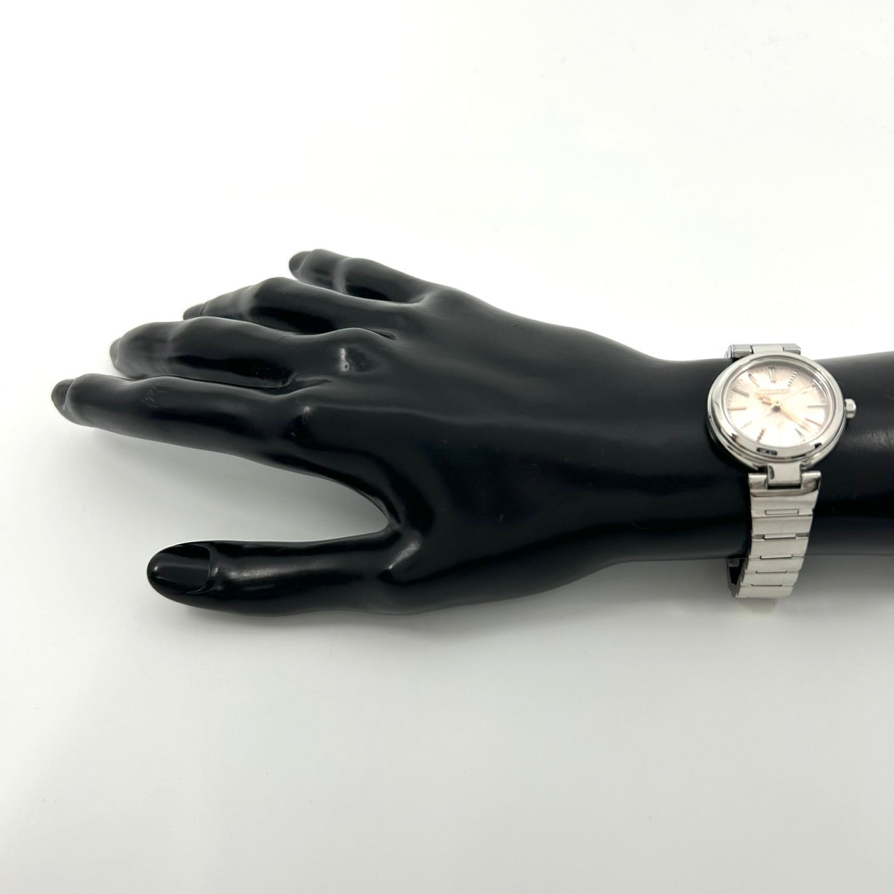 【稼働品/美品】CITIZEN xC シチズン クロスシー レディース腕時計 エコドライブ J730-T018301 ピンクシェル文字盤 ダイヤモンド ラウンド アナログ ソーラー エレガント フェミニン ビジネス クリーニング済み G6