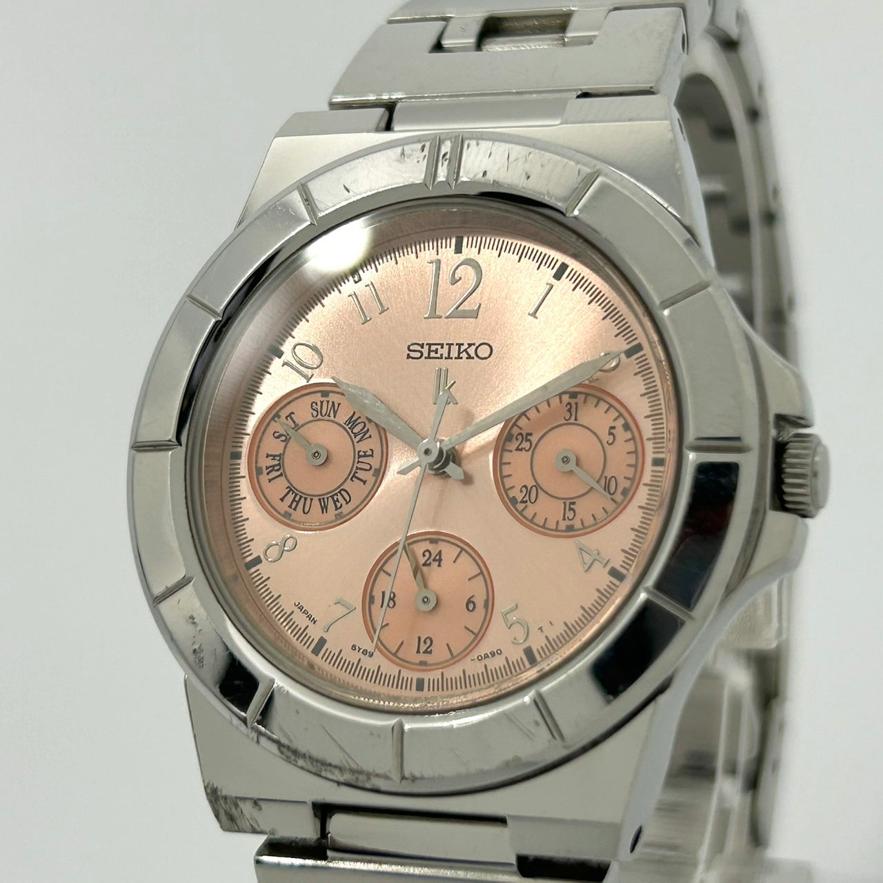【稼働品／箱付き】SEIKO LUKIA セイコー ルキア 腕時計 5Y89-0B30 ピンク文字盤 クオーツ マルチファンクション デイデイト 24時間計 ラウンド アナログ 10気圧防水 ステンレス エレガント クラシック クリーニング済み G1
