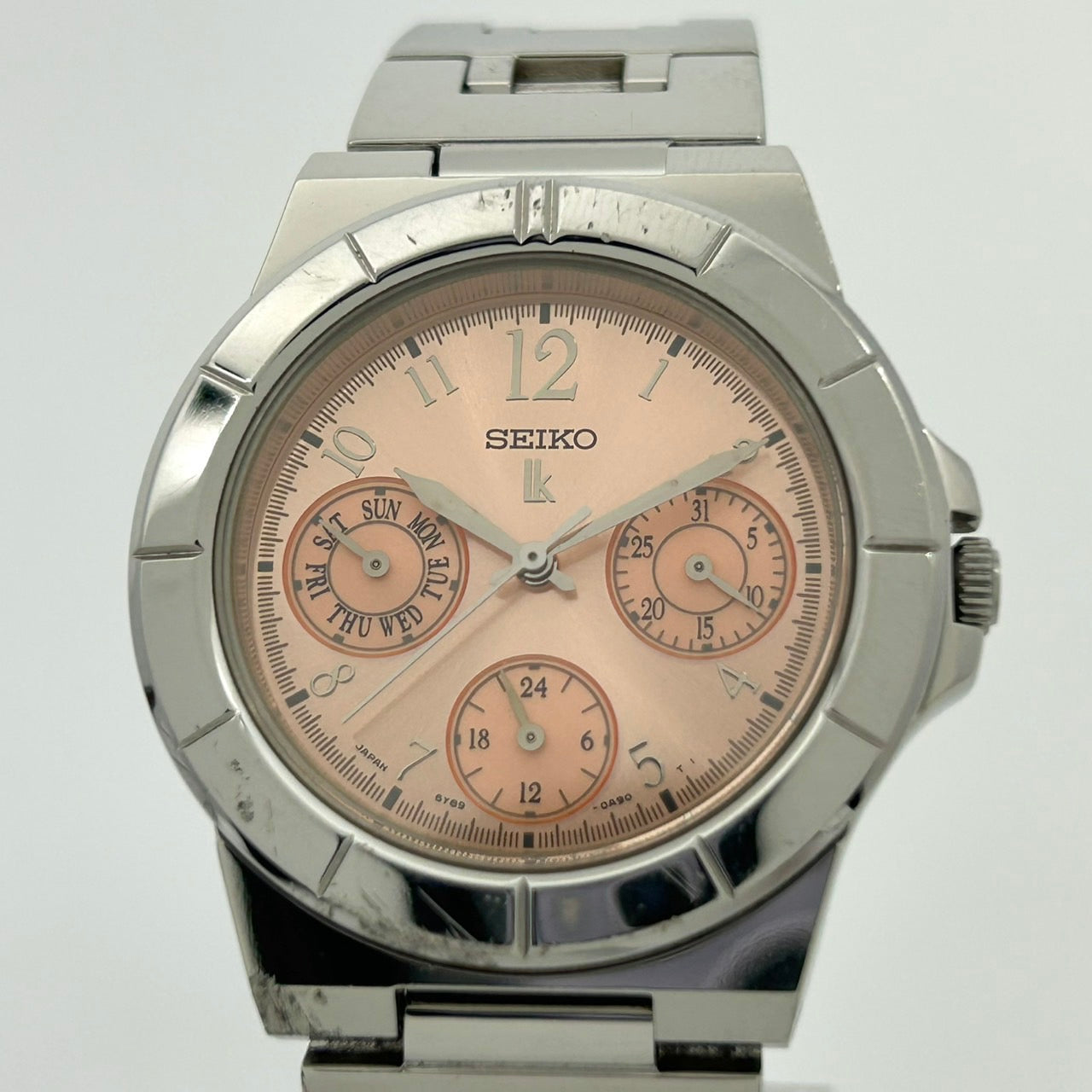 【稼働品／箱付き】SEIKO LUKIA セイコー ルキア 腕時計 5Y89-0B30 ピンク文字盤 クオーツ マルチファンクション デイデイト 24時間計 ラウンド アナログ 10気圧防水 ステンレス エレガント クラシック クリーニング済み G1