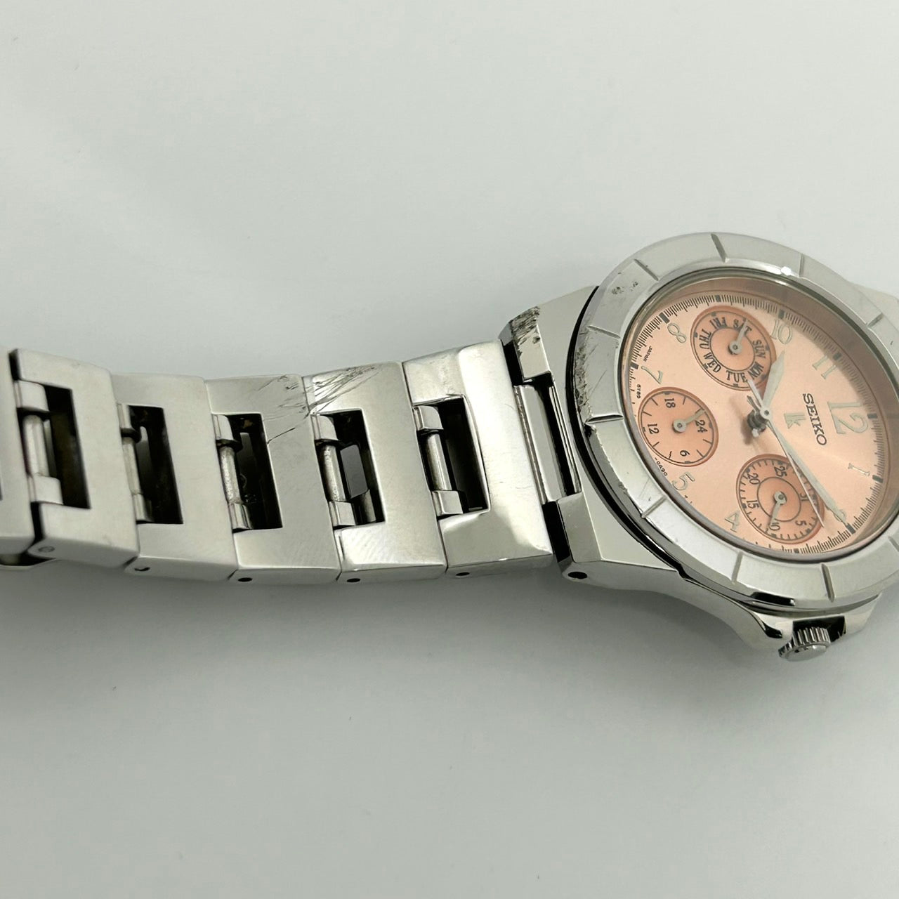 【稼働品／箱付き】SEIKO LUKIA セイコー ルキア 腕時計 5Y89-0B30 ピンク文字盤 クオーツ マルチファンクション デイデイト 24時間計 ラウンド アナログ 10気圧防水 ステンレス エレガント クラシック クリーニング済み G1